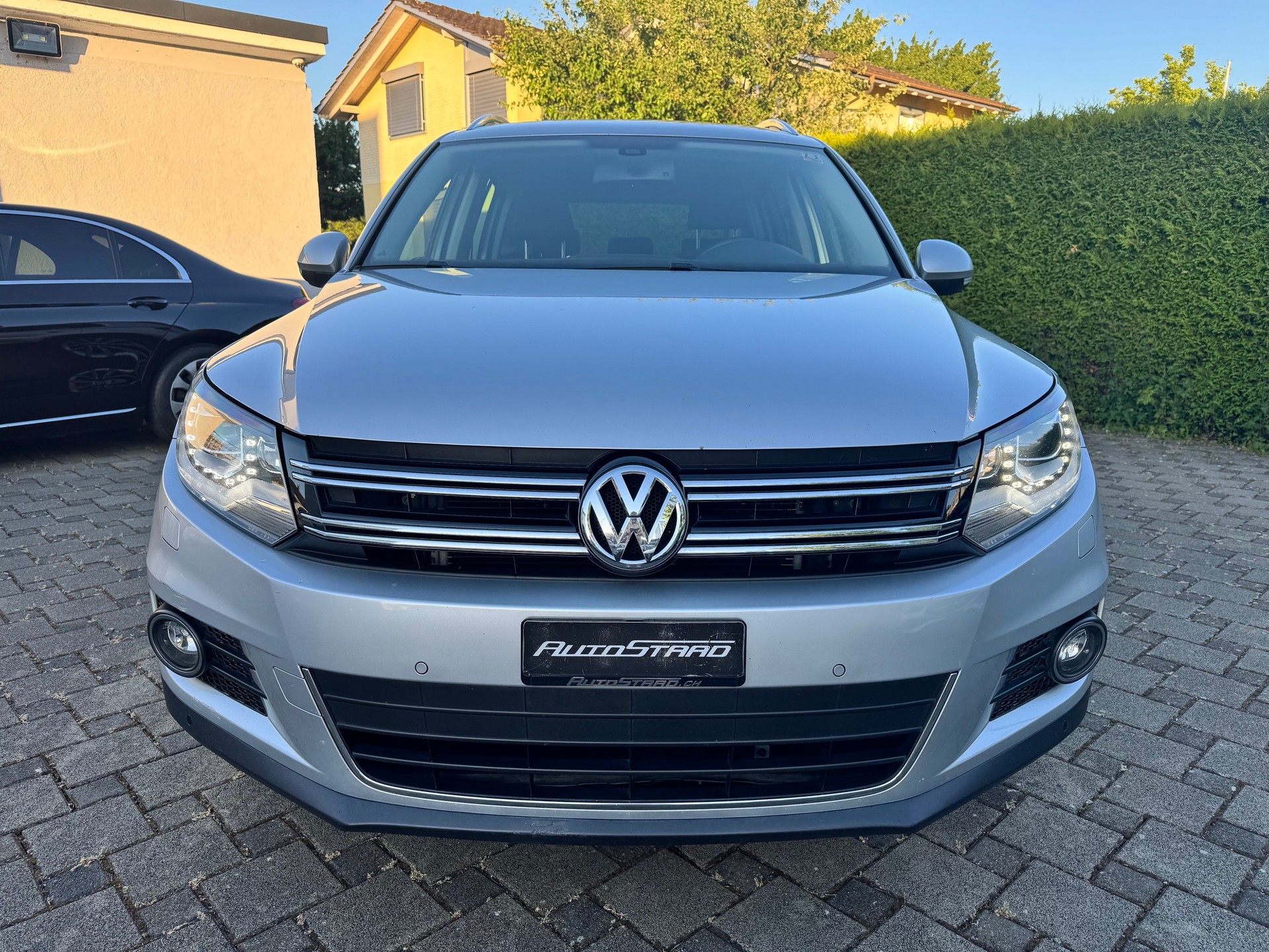 VW Tiguan 2.0 TSI Sport 4Motion-showroom-element-1