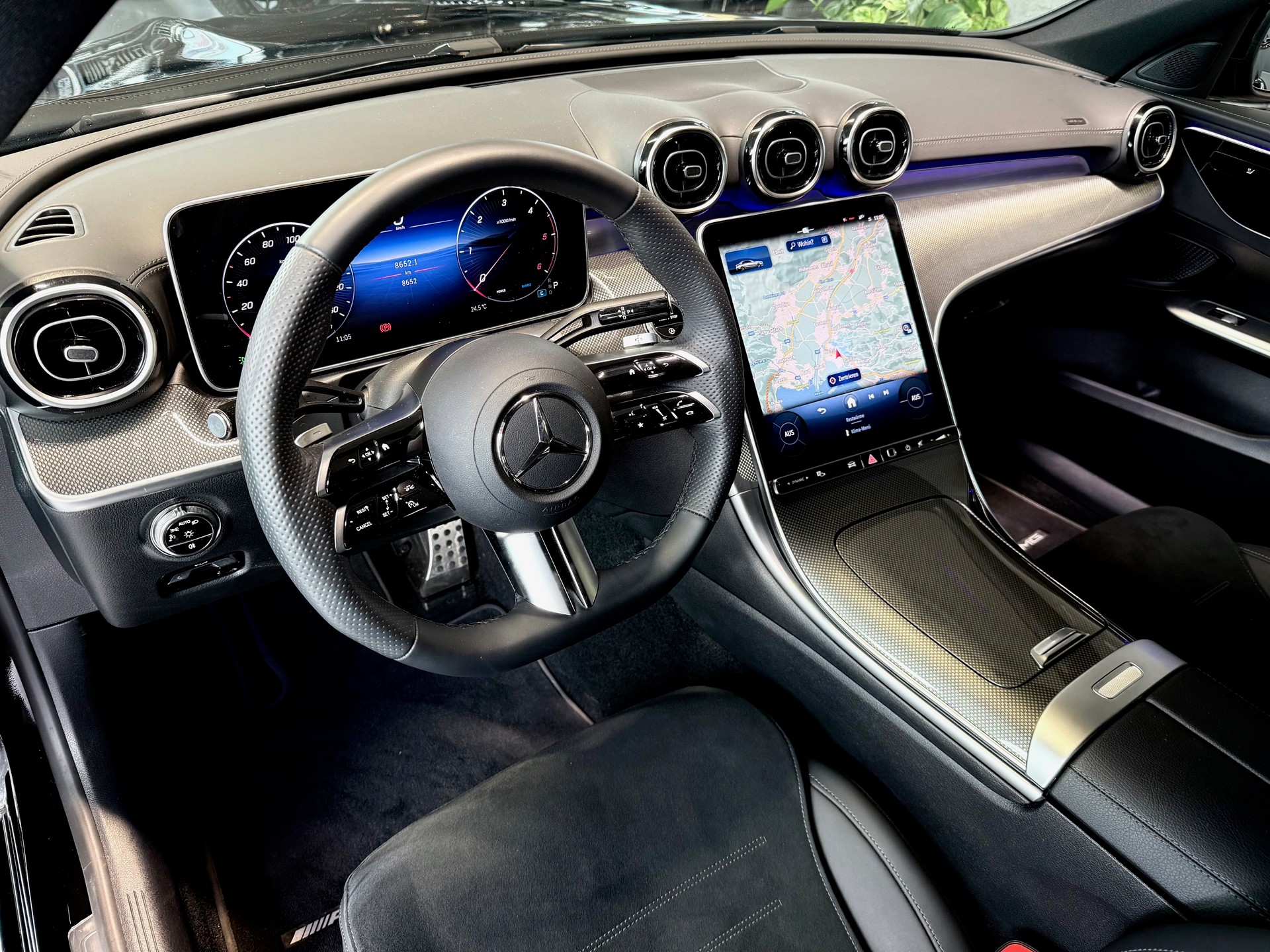 MERCEDES-BENZ C 200 d AMG Line-image-9