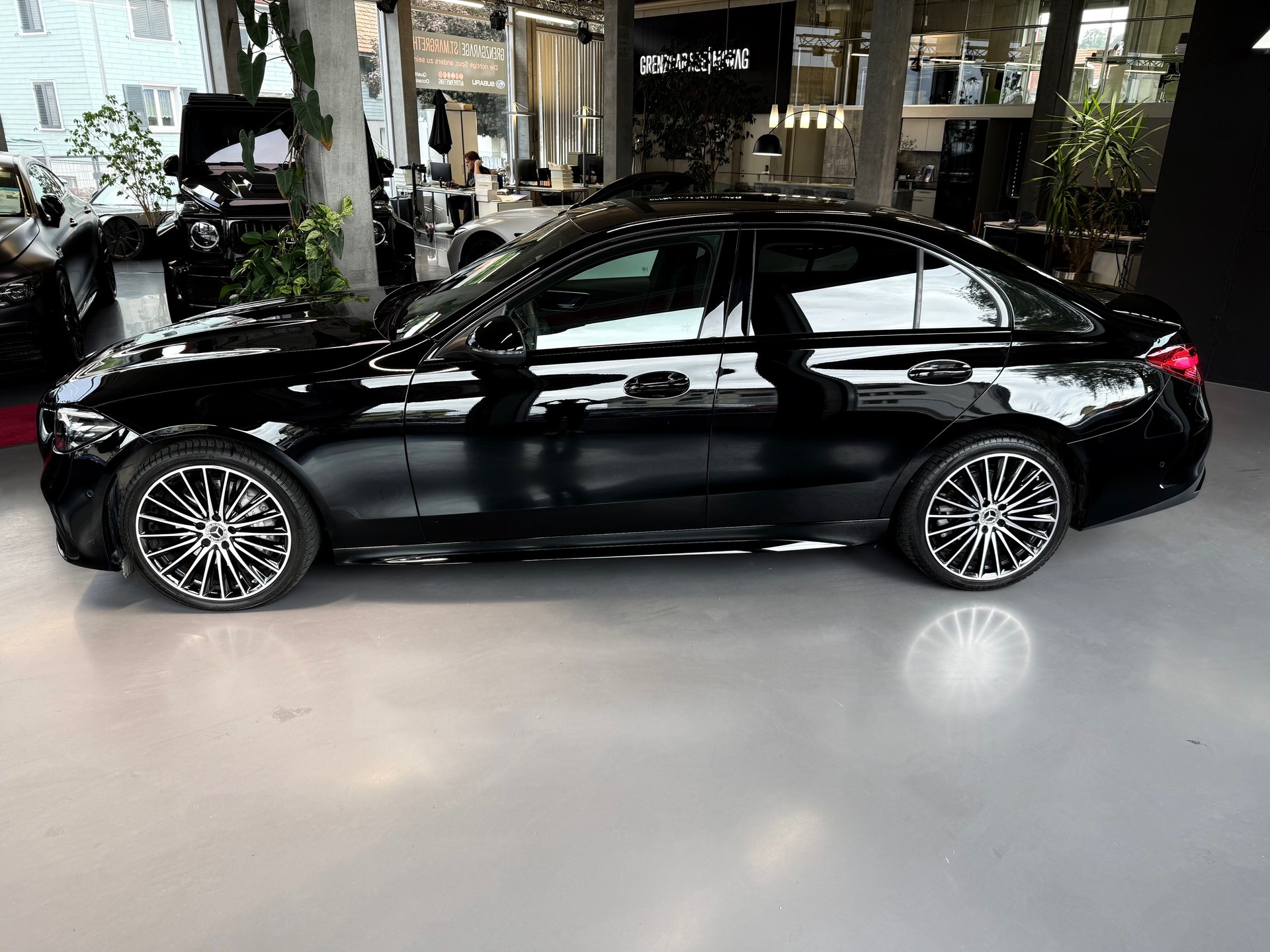 MERCEDES-BENZ C 200 d AMG Line-image-4