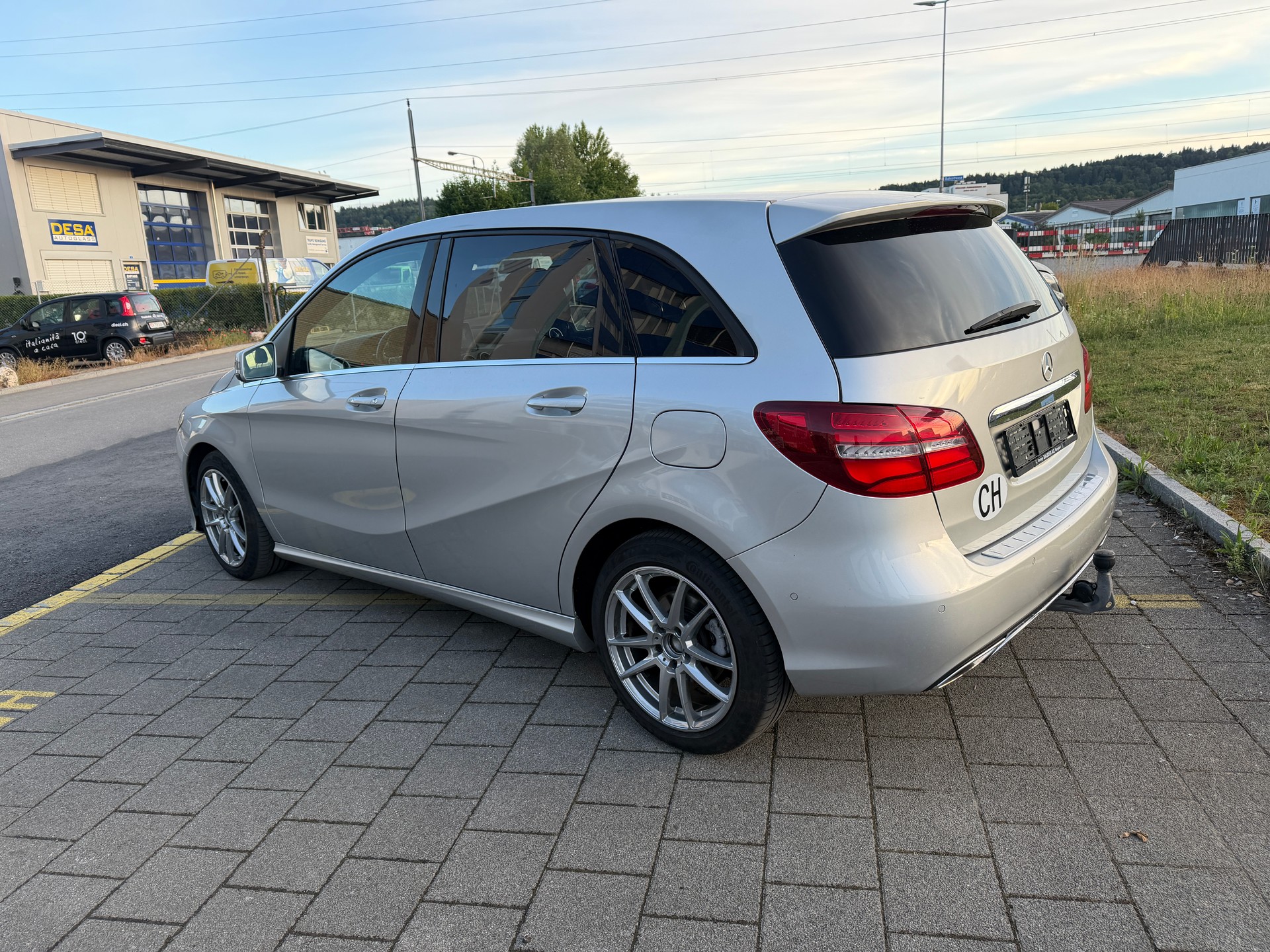 MERCEDES-BENZ B 200 Urban 7G-DCT-image-5