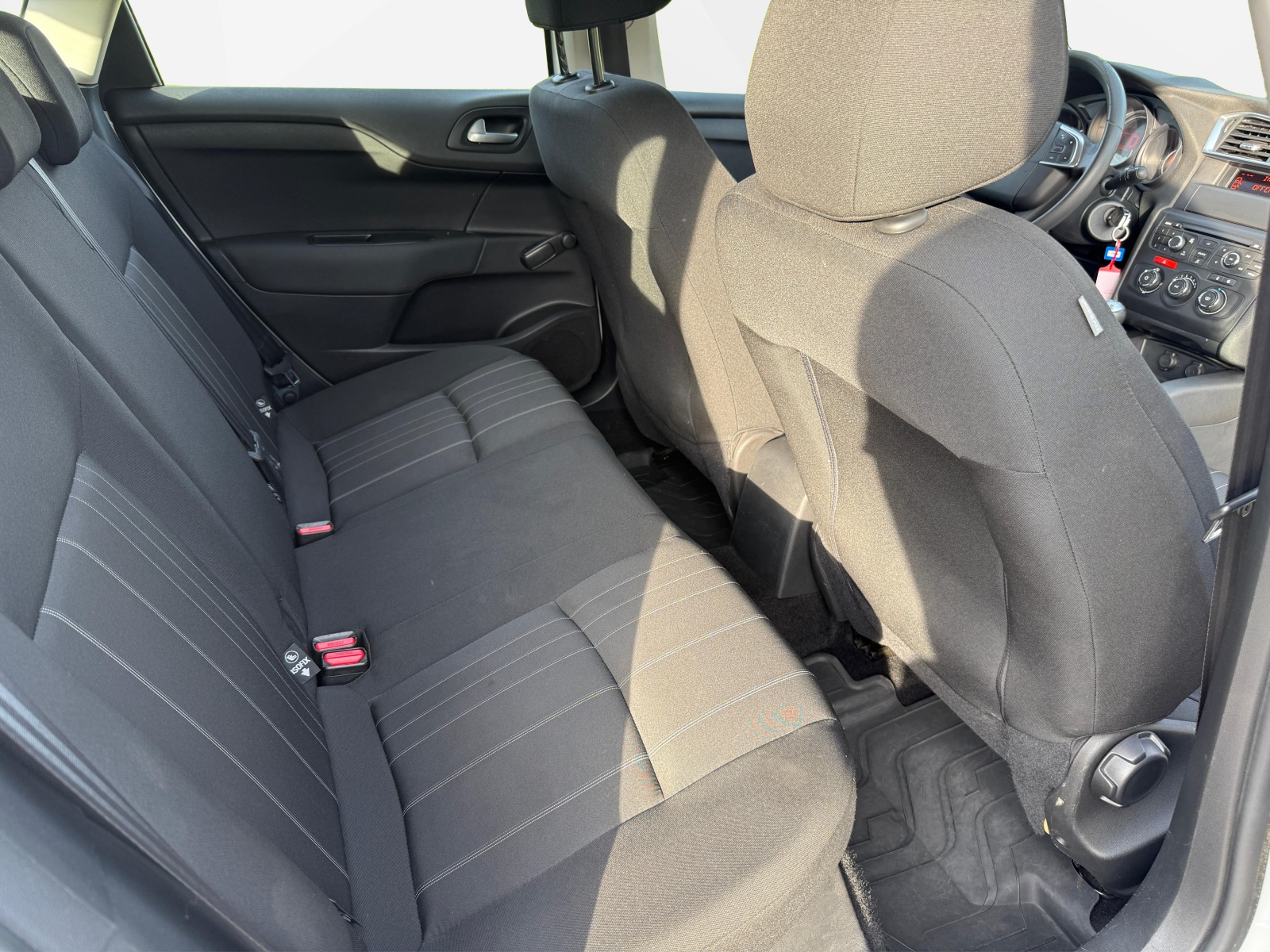 CITROEN C4 1.2 Pure Tech Live Edition-image-12