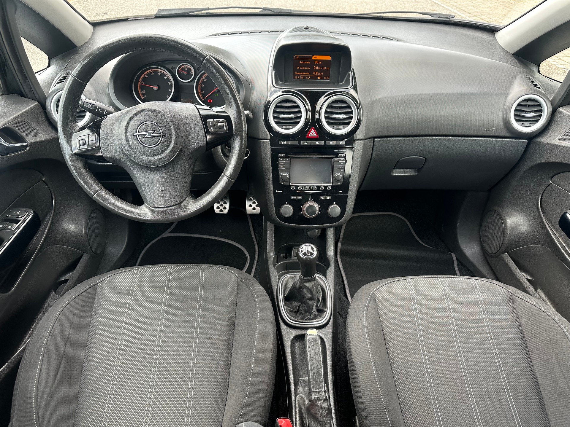 OPEL Corsa 1.4 Turbo Color Edition-image-5