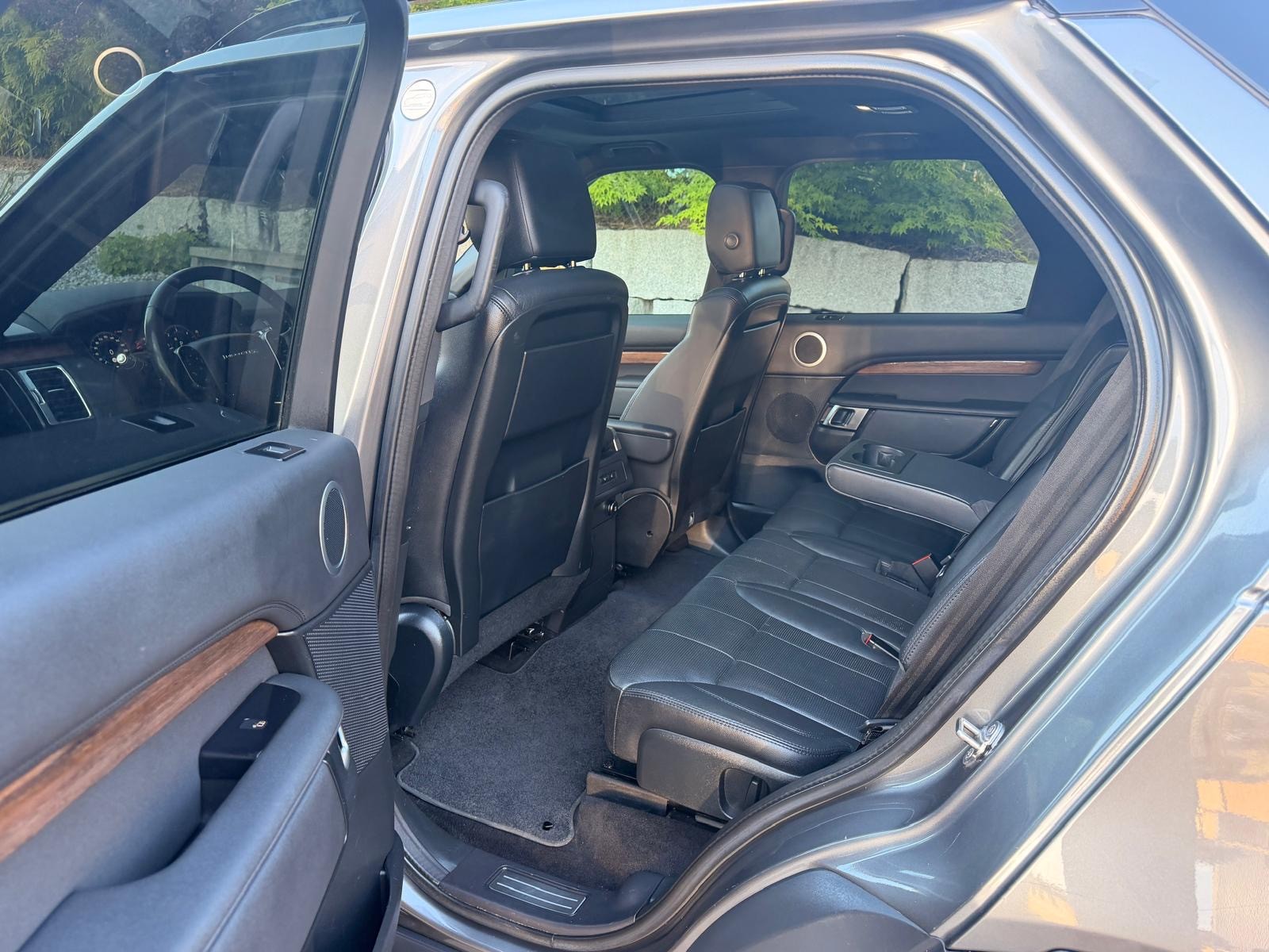 LAND ROVER Discovery 3.0 SDV6 HSE Automatic 7 Plätze-image-9