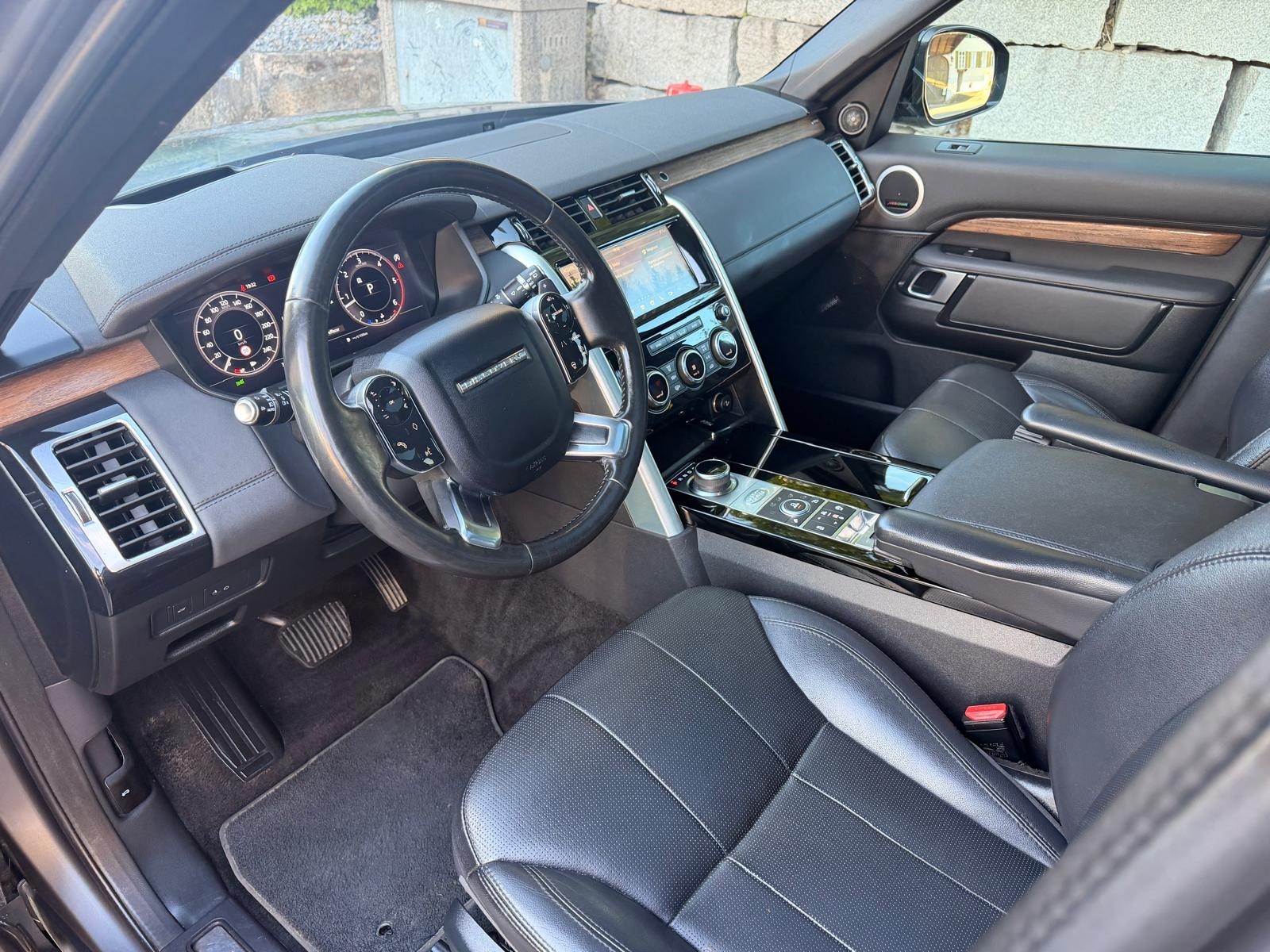 LAND ROVER Discovery 3.0 SDV6 HSE Automatic 7 Plätze-image-8