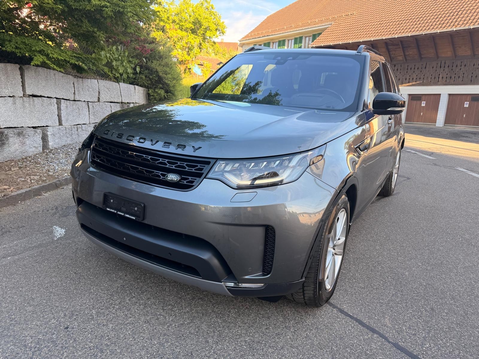 LAND ROVER Discovery 3.0 SDV6 HSE Automatic 7 Plätze-image-1