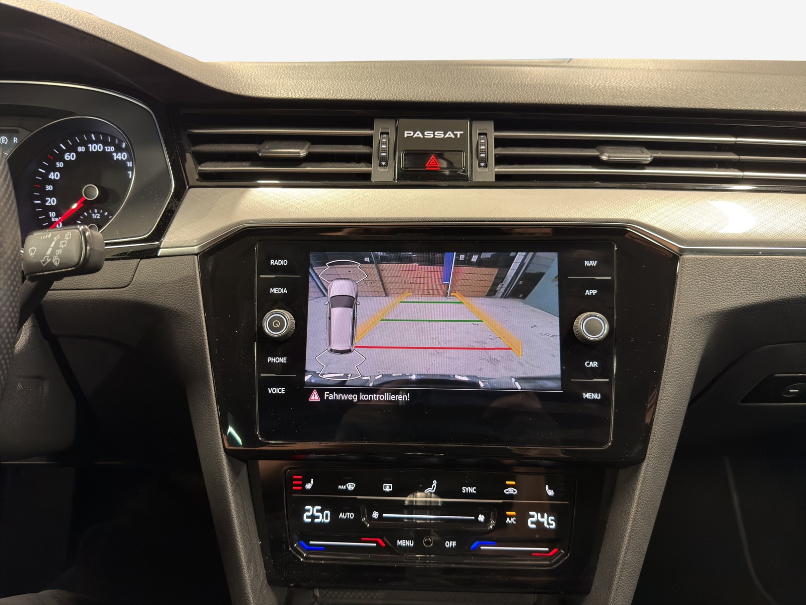 VW Passat Variant 1.4 TSI GTE Hybrid DSG-image-14