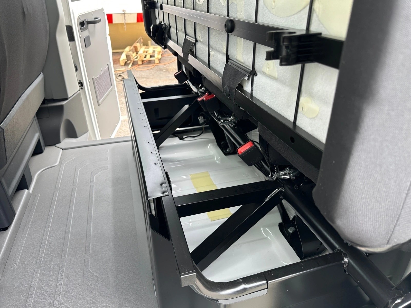 MAN 3.180 Automat 4x4 Doppelkabine mit Brücke-image-12
