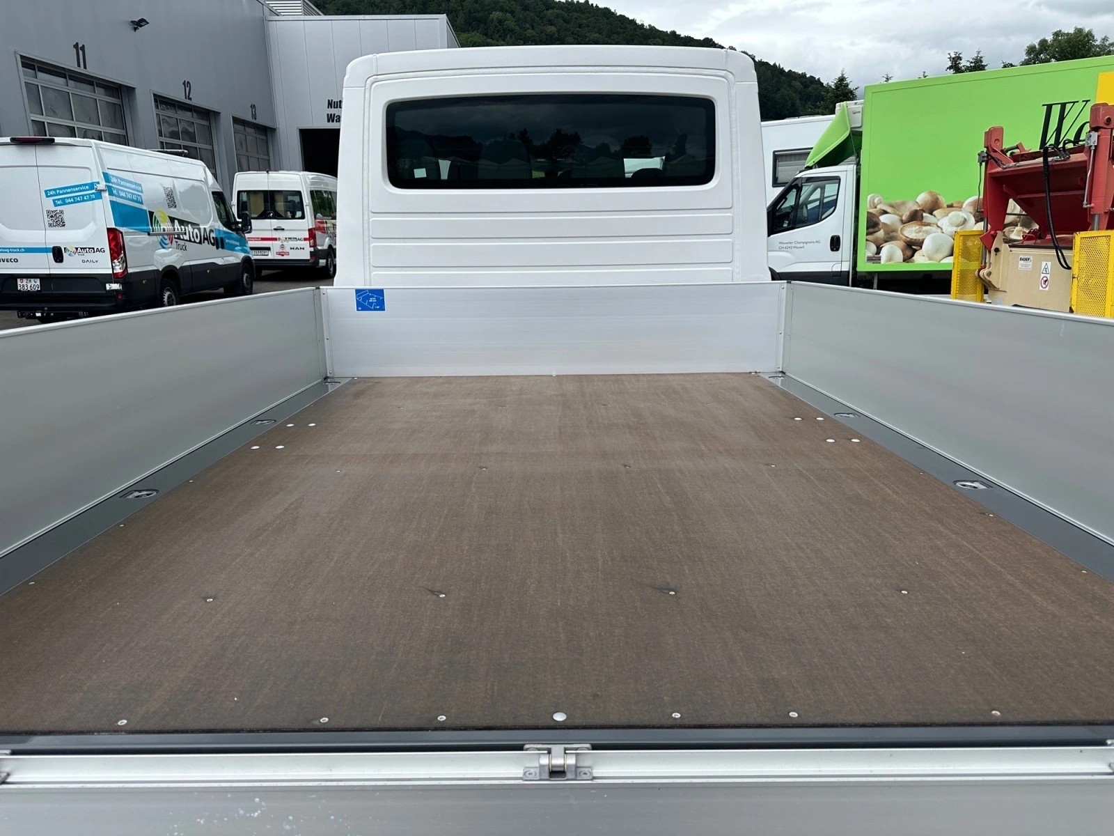 MAN 3.180 Automat 4x4 Doppelkabine mit Brücke-showroom-element-3