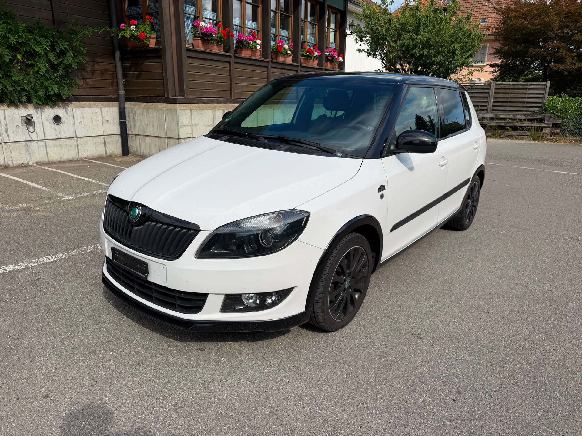 SKODA Fabia 1.2 TSI Monte Carlo-showroom-element-1