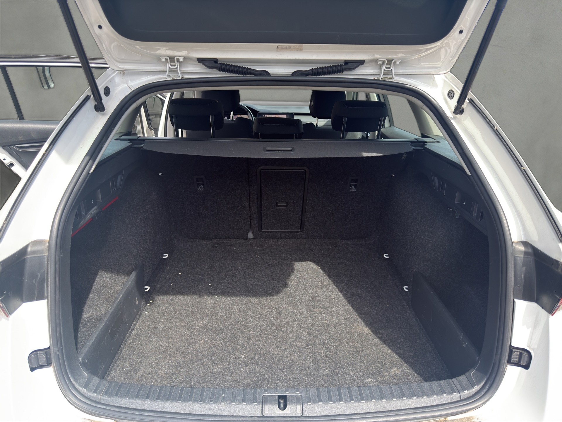 SKODA Octavia Combi 1.0 TSI mHEV DSG Style-image-14