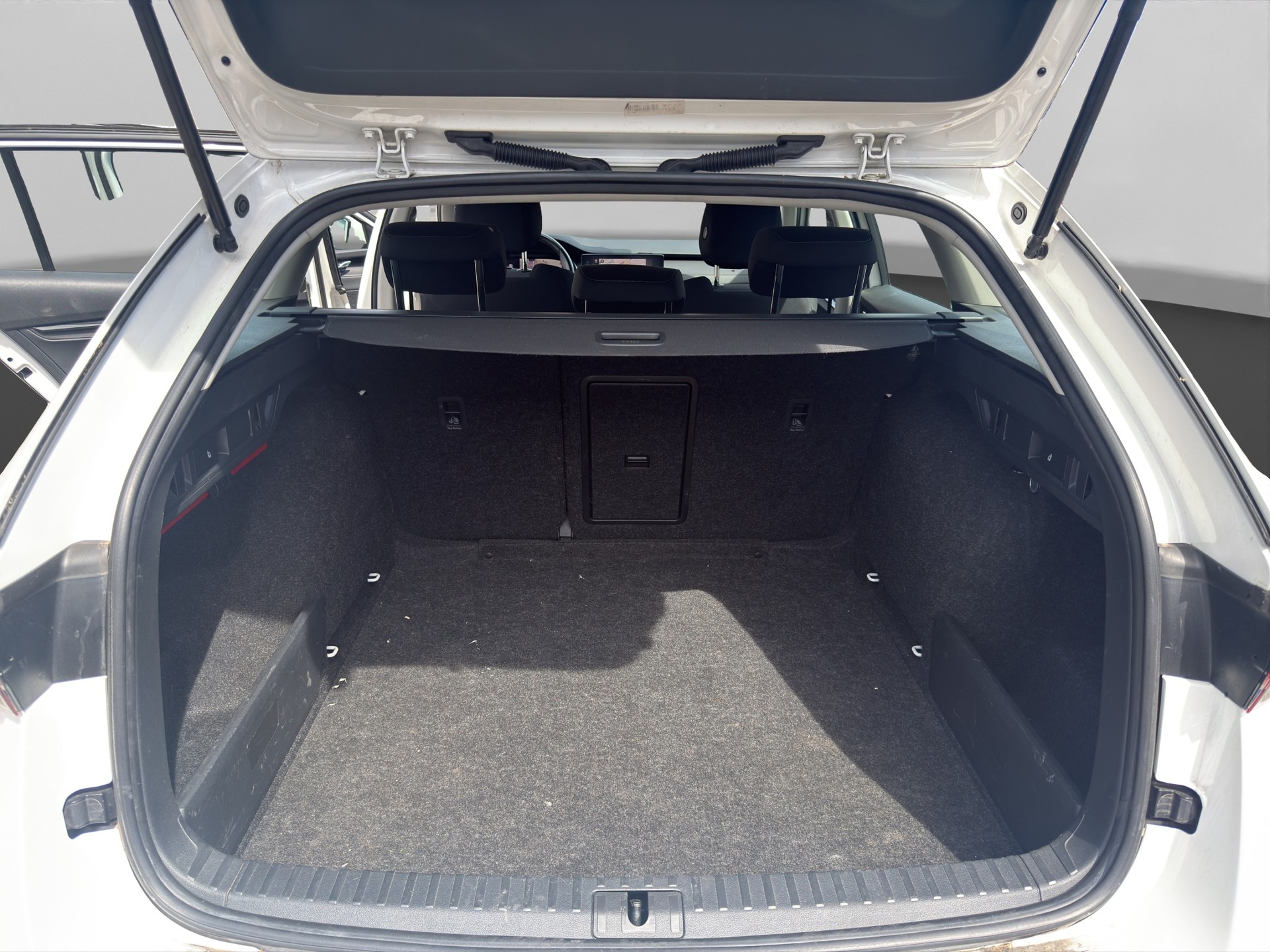 SKODA Octavia Combi 1.0 TSI mHEV DSG Style-image-14