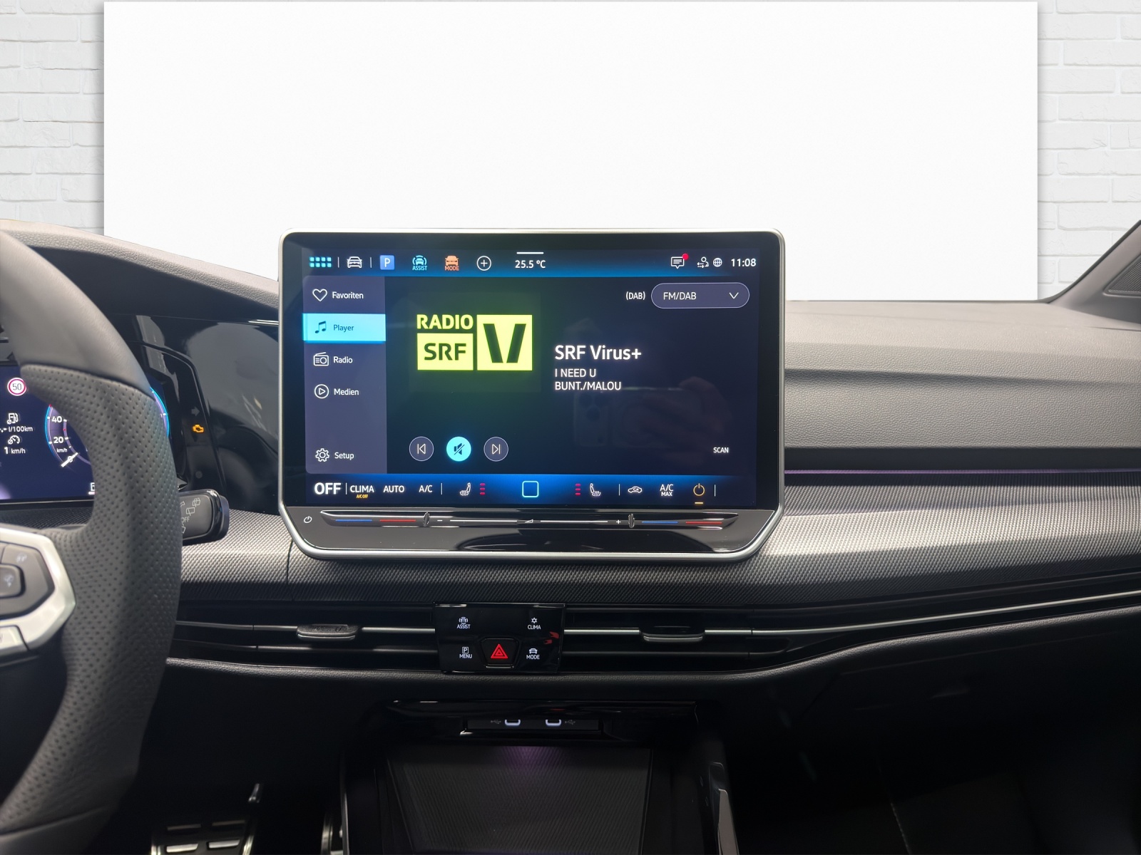 VW Golf VIII Variant 1.5 eTSI R-Line DSG-image-8