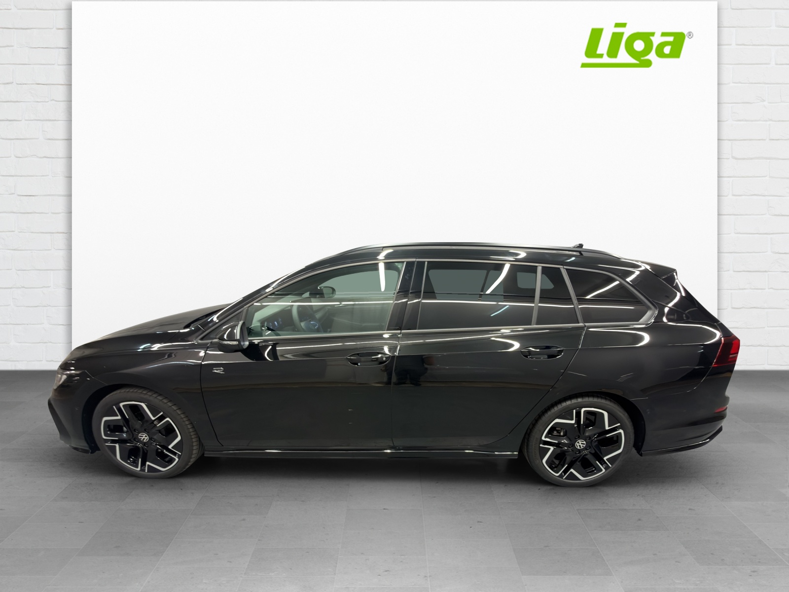 VW Golf VIII Variant 1.5 eTSI R-Line DSG-showroom-element-2