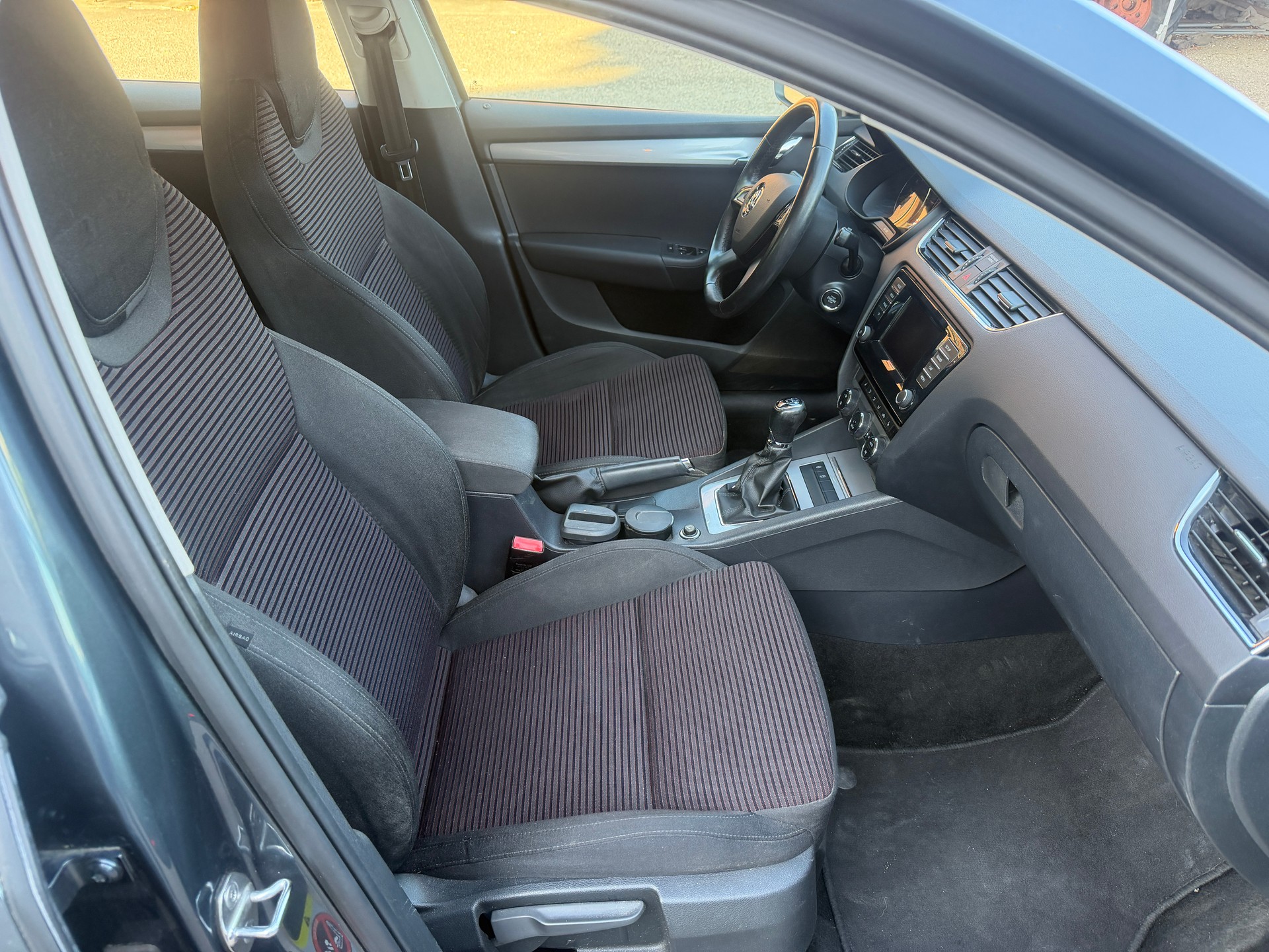 SKODA OCTAVIA 1.6-image-6