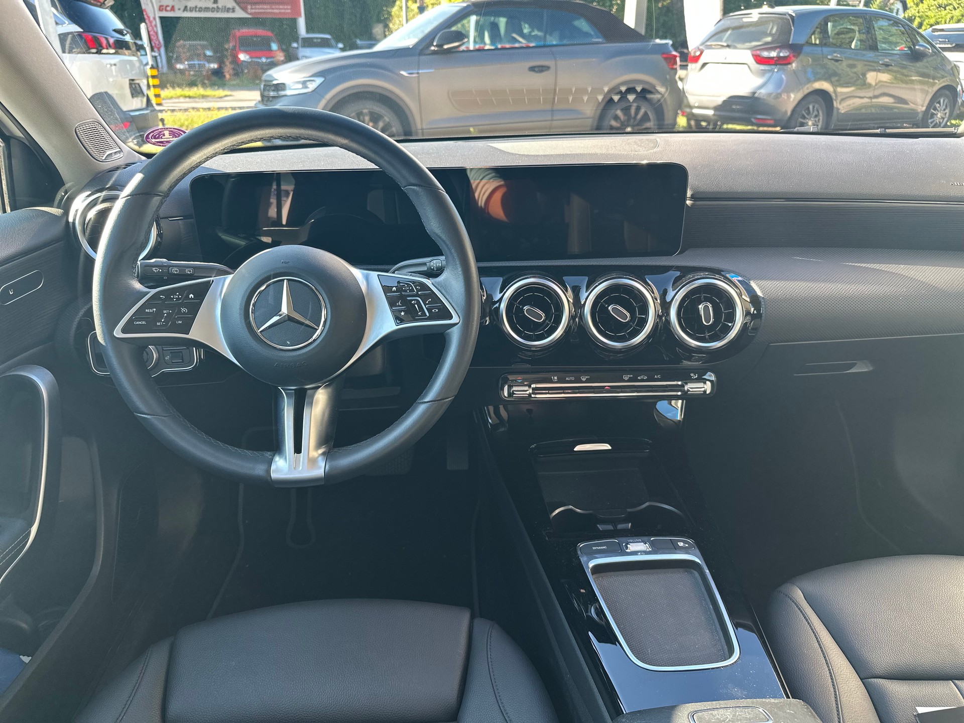 MERCEDES-BENZ A 180 7G-DCT-image-11