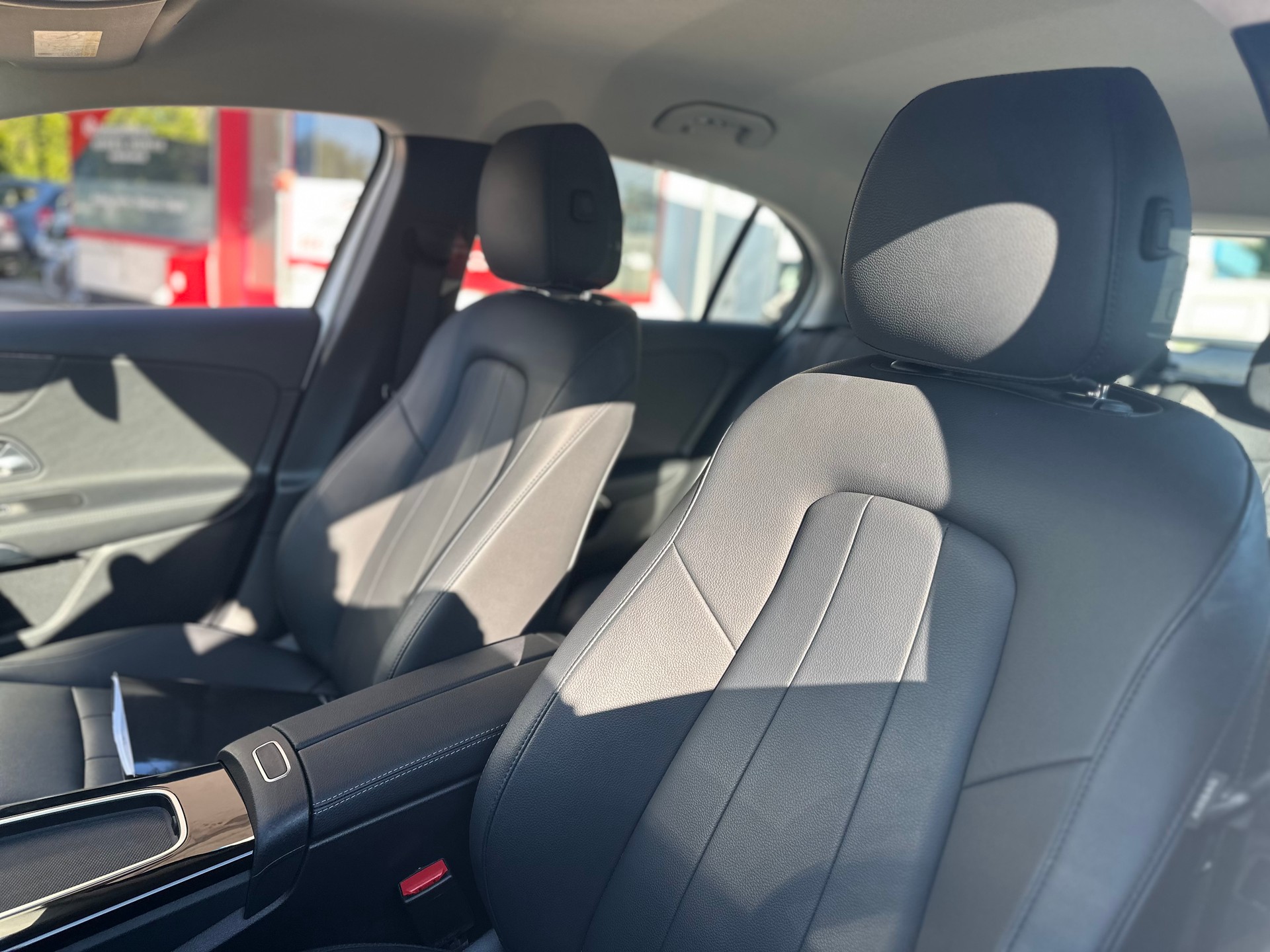MERCEDES-BENZ A 180 7G-DCT-image-14