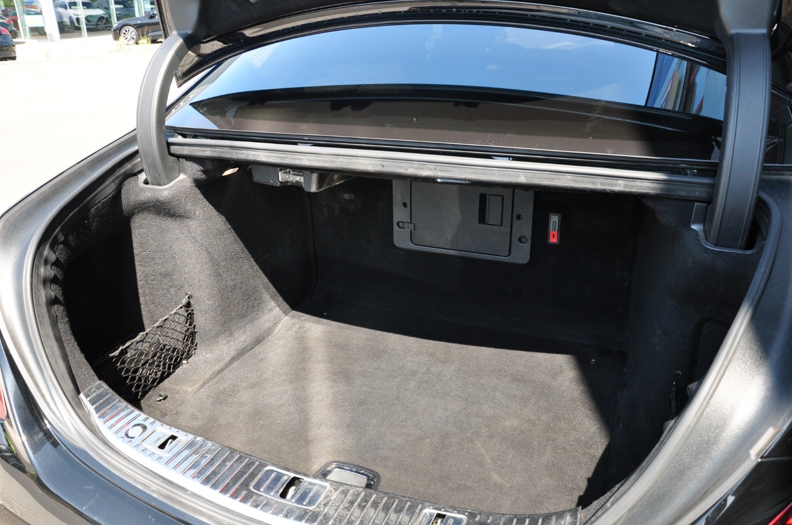 MERCEDES-BENZ S 560 Maybach 4Matic 9G-Tronic-image-4