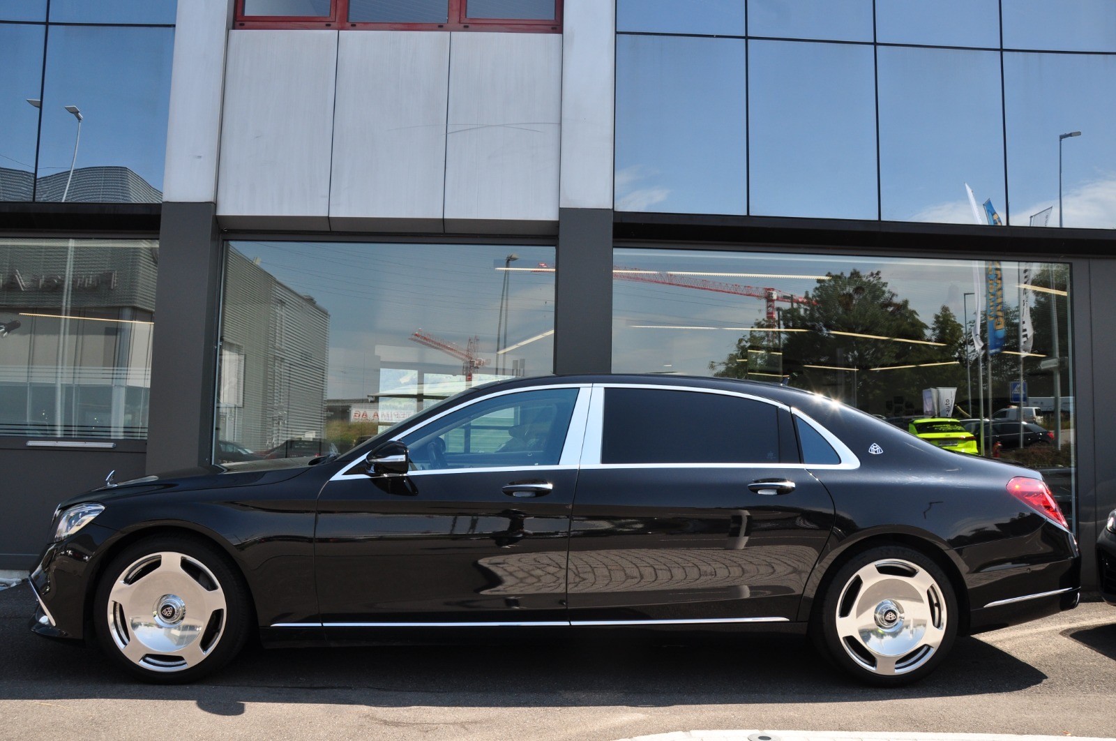 MERCEDES-BENZ S 560 Maybach 4Matic 9G-Tronic-image-9
