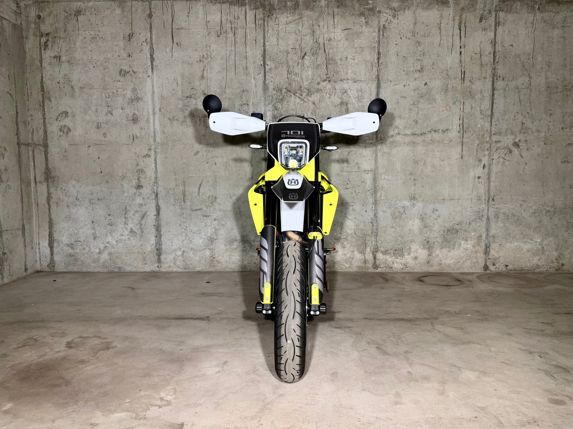 HUSQVARNA 701 Supermoto (35kW)-image-3
