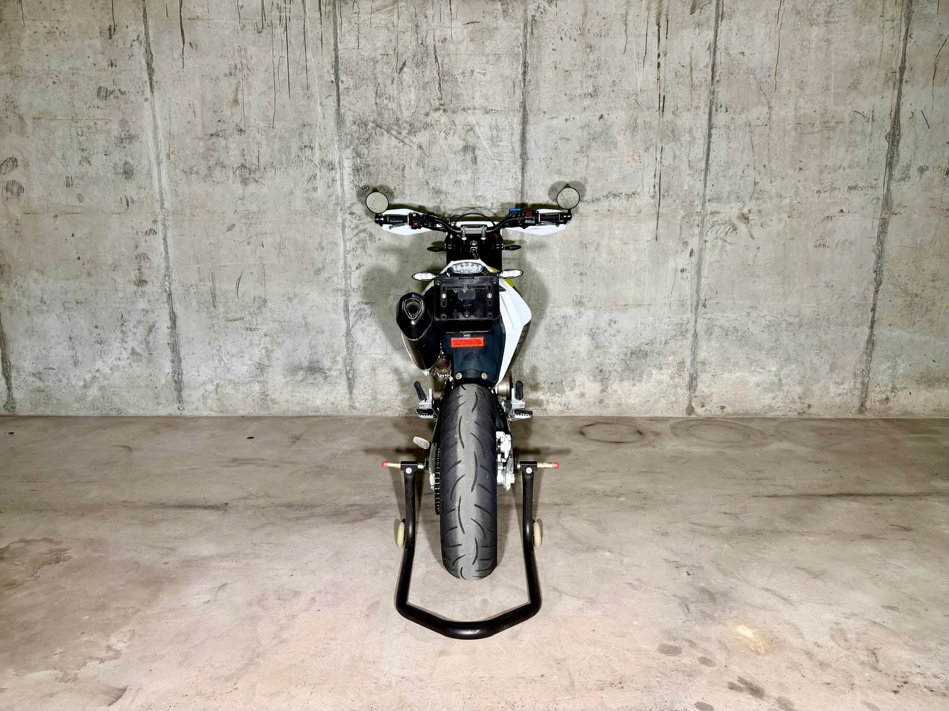 HUSQVARNA 701 Supermoto (35kW)-image-4