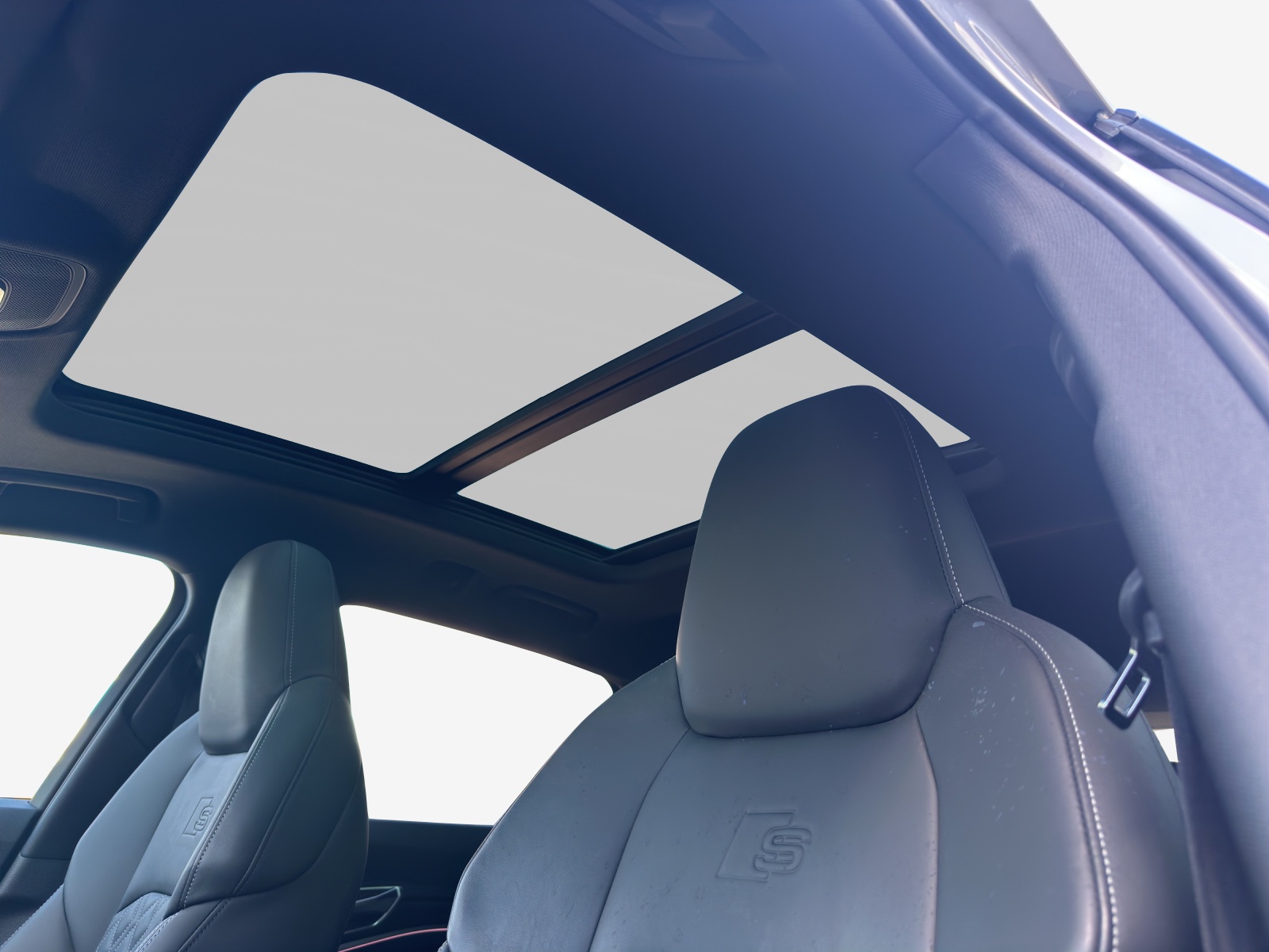 AUDI e-tron 55 S Line Black Edition quattro-image-14