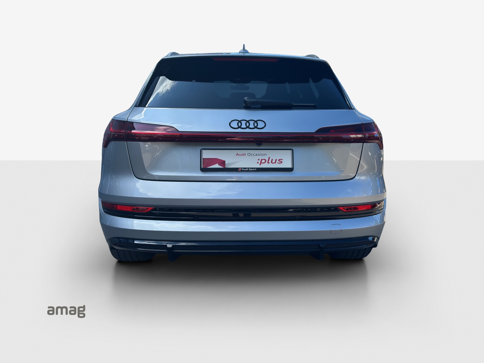 AUDI e-tron 55 S Line Black Edition quattro-image-4