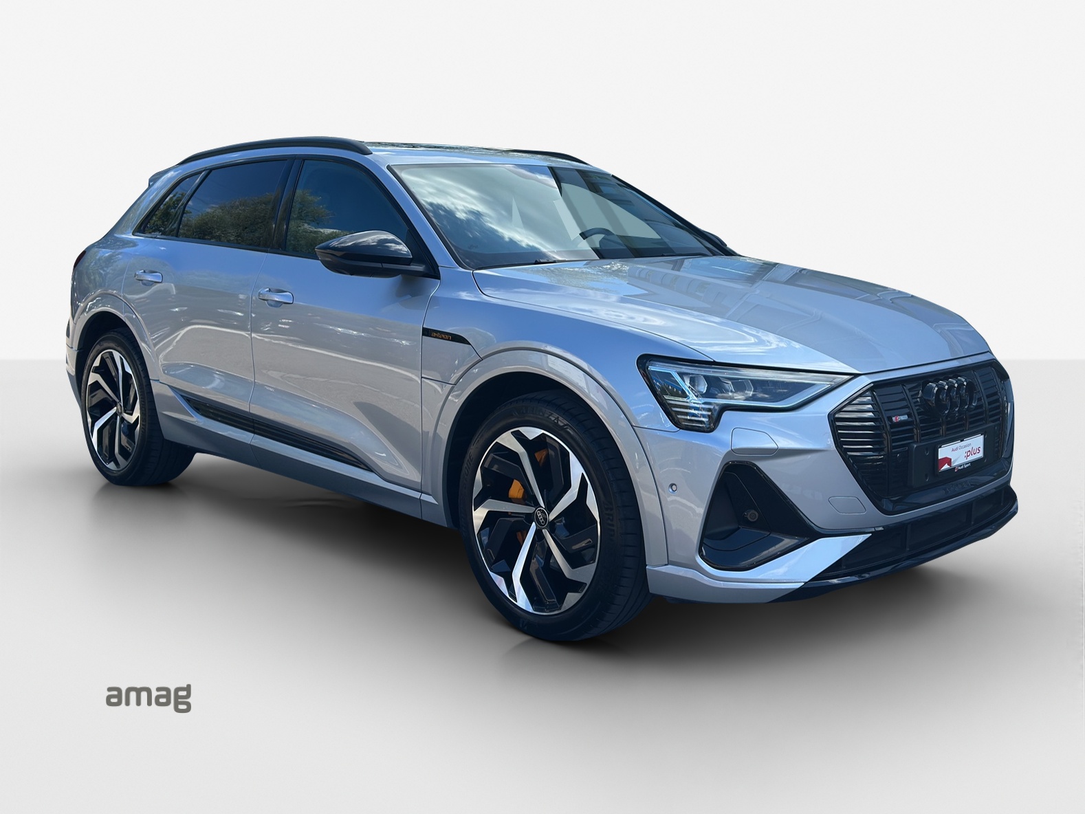 AUDI e-tron 55 S Line Black Edition quattro-image-6