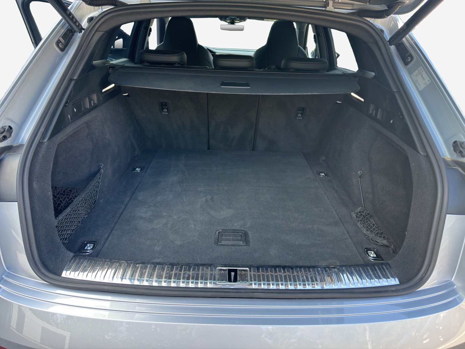 AUDI e-tron 55 S Line Black Edition quattro-image-13