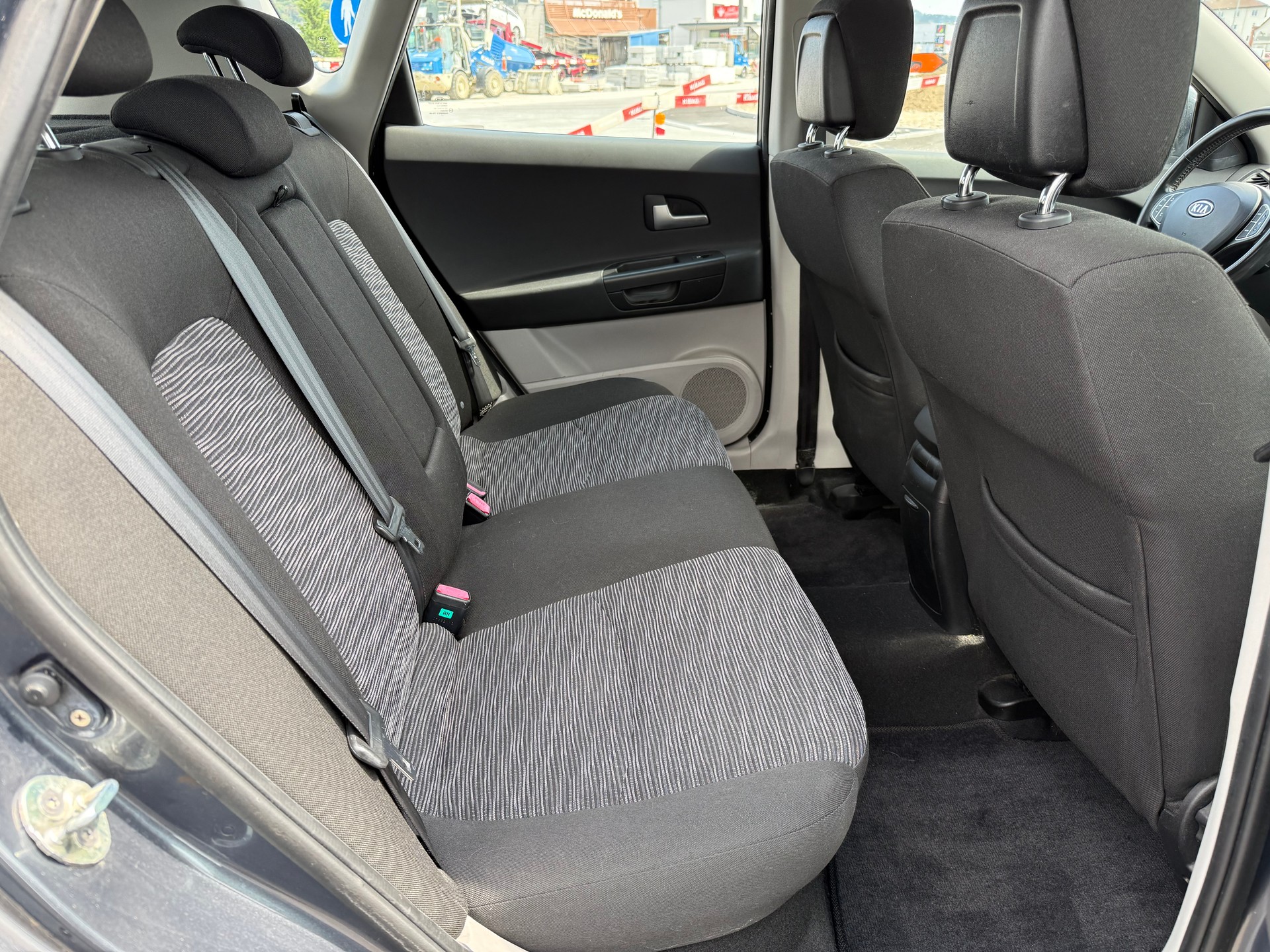 KIA Cee'd 1.6 CRDi Style-image-12