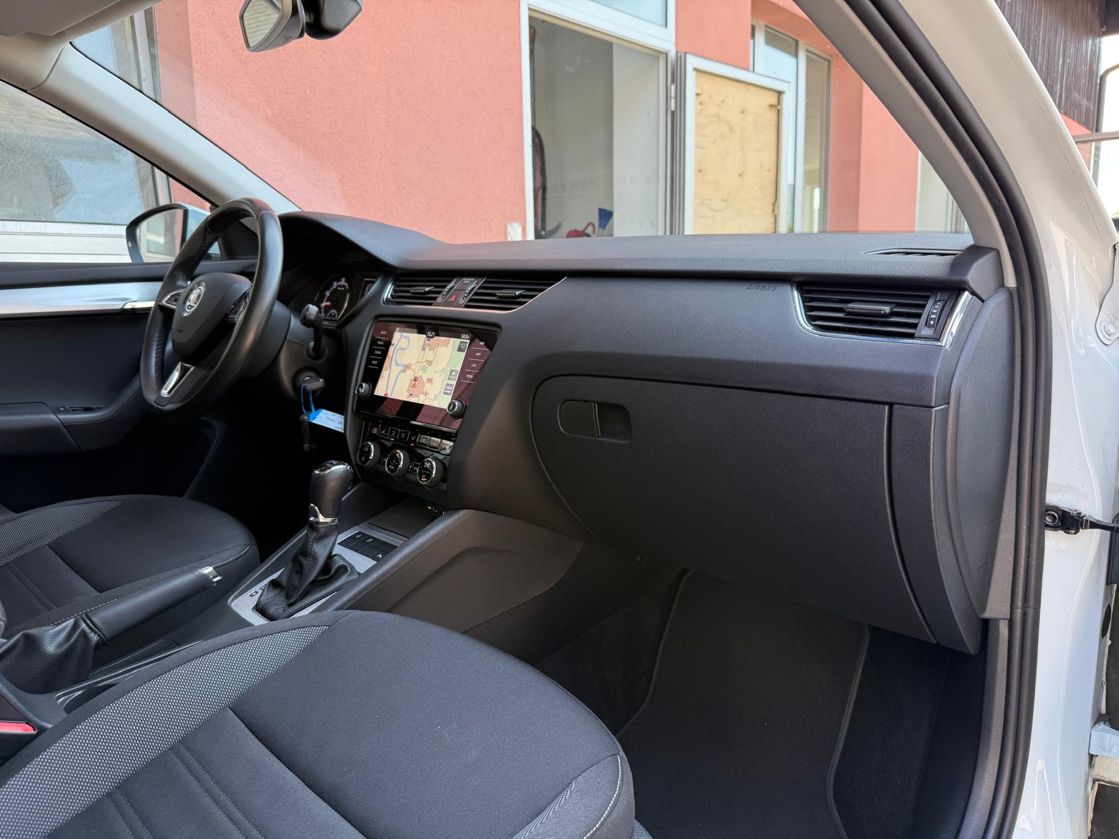 SKODA Octavia Combi 1.4 TSI G-tec Style CNG DSG / MFK 08.2026-image-7