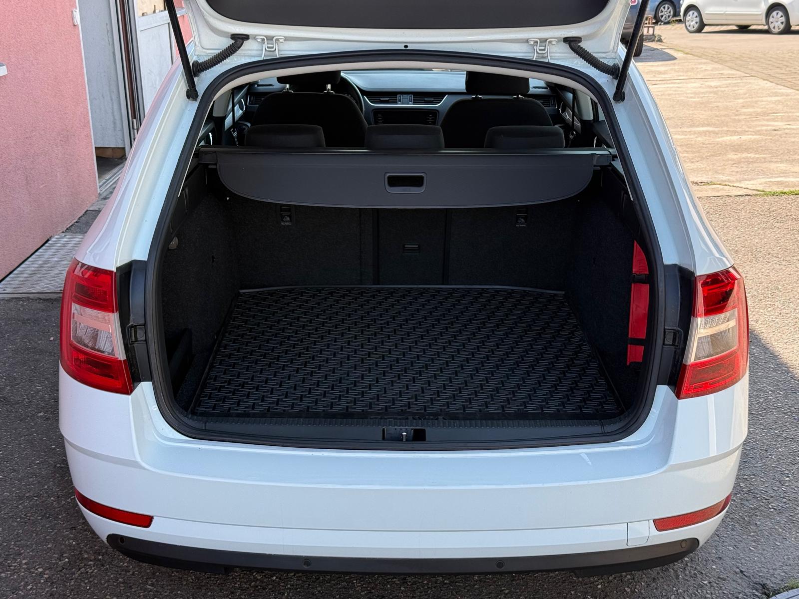 SKODA Octavia Combi 1.4 TSI G-tec Style CNG DSG / MFK 08.2026-image-5