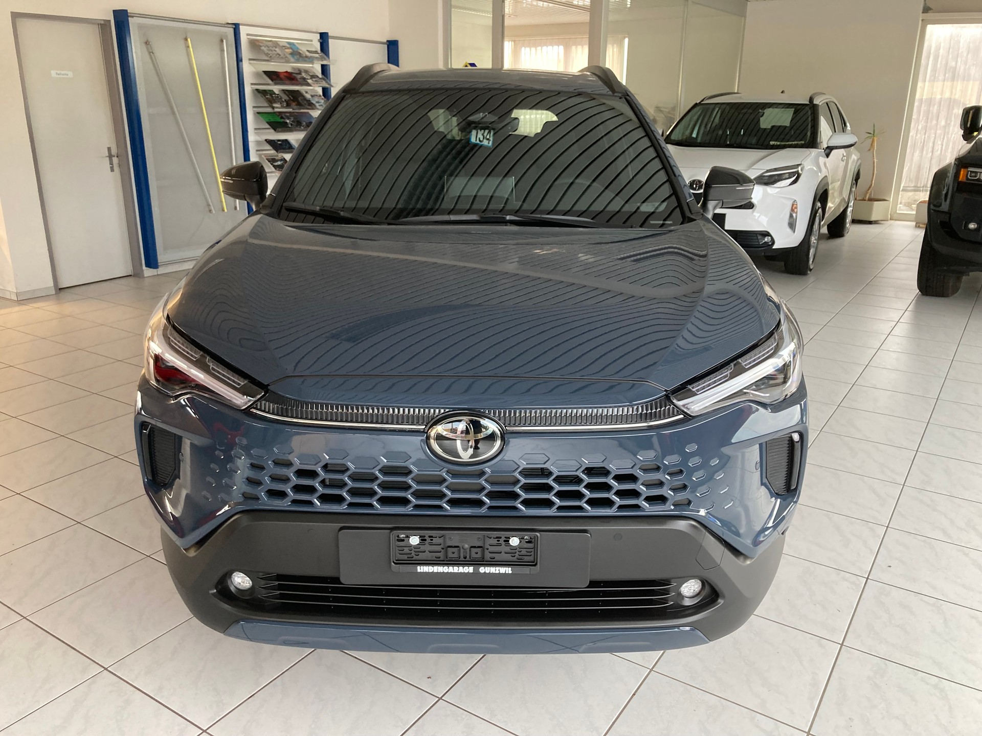 TOYOTA Corolla Cross 2.0 Trend e-CVT AWD-image-1