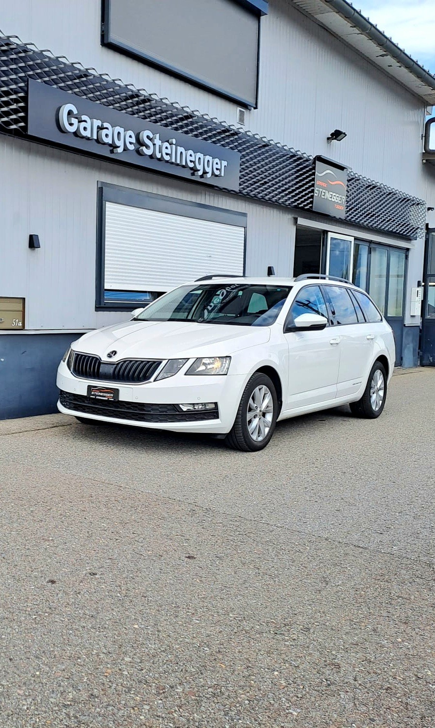 SKODA Octavia Combi 2.0 TDI Ambition DSG