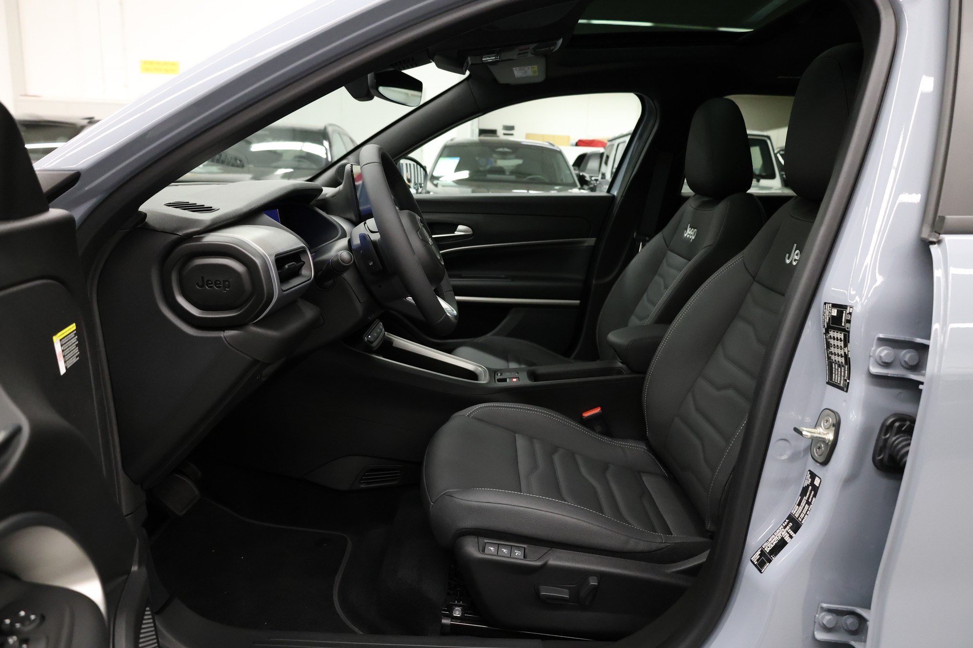 JEEP Avenger 1.2 MHEV Summit-image-14