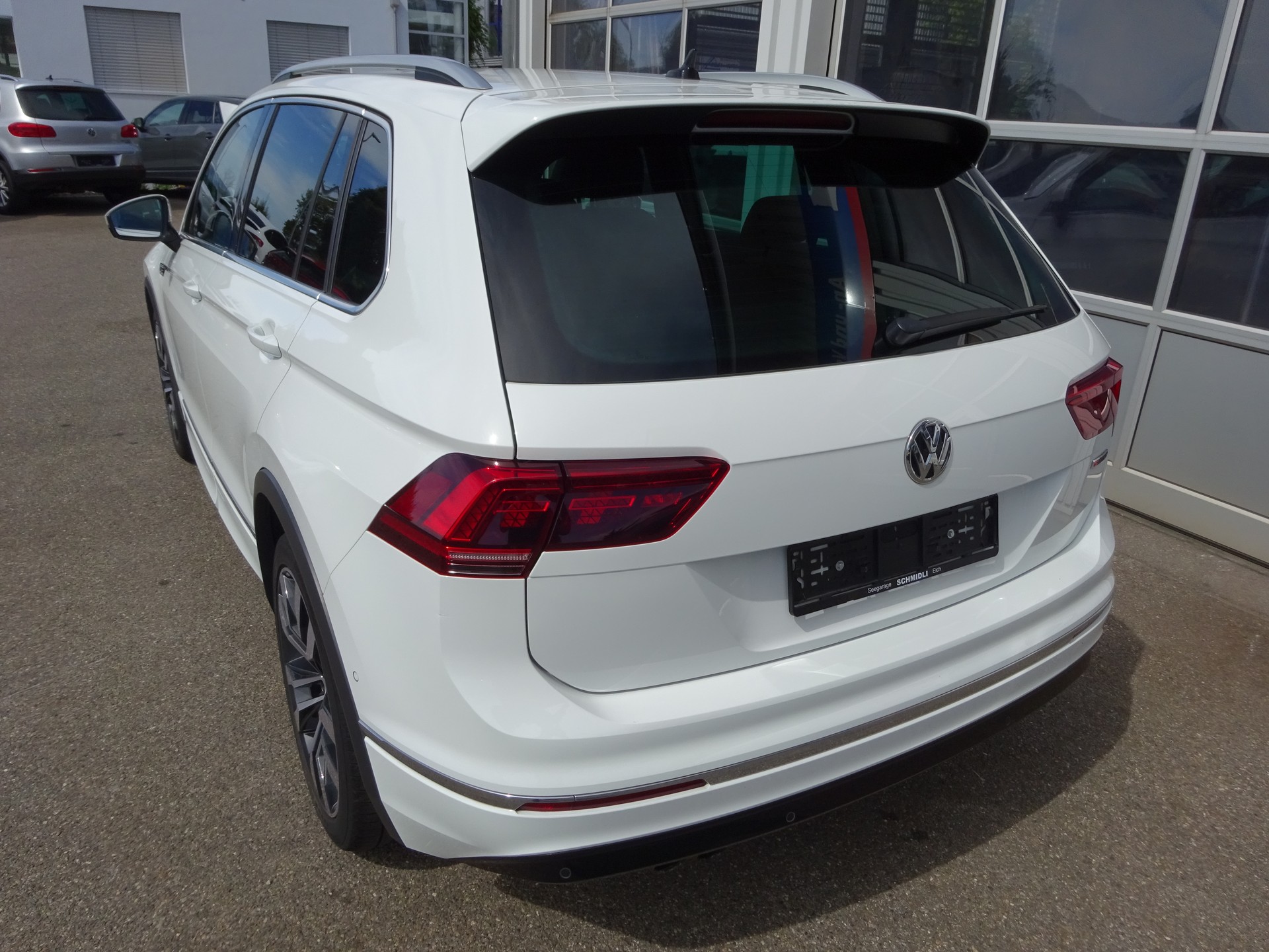 VW Tiguan 2.0 TDI SCR Highline 4Motion DSG-showroom-element-1