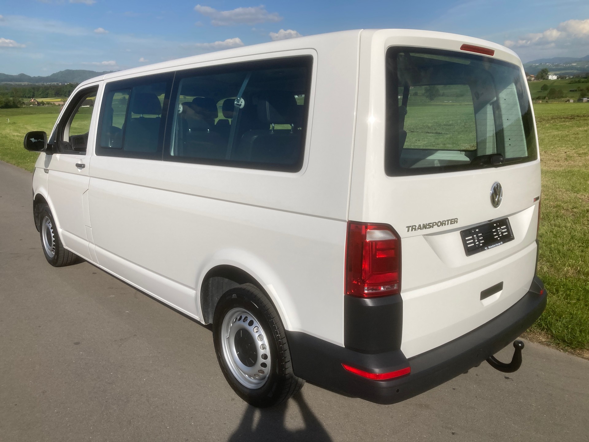 VW T6 2.0 TDI 4Motion 9 Sitzer + Anhängerkupplung-image-3