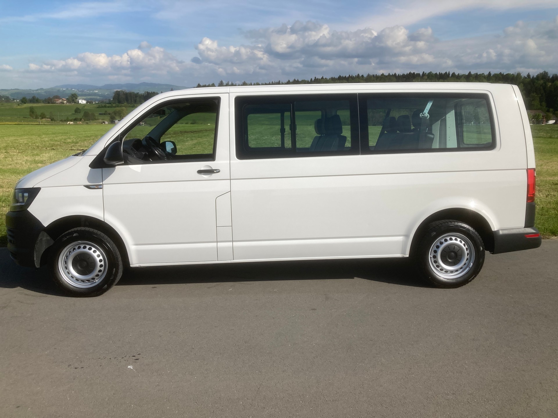 VW T6 2.0 TDI 4Motion 9 Sitzer + Anhängerkupplung-image-4
