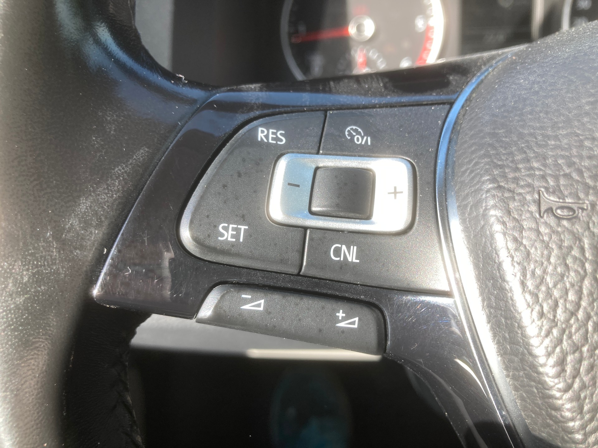 VW T6 2.0 TDI 4Motion 9 Sitzer + Anhängerkupplung-image-10