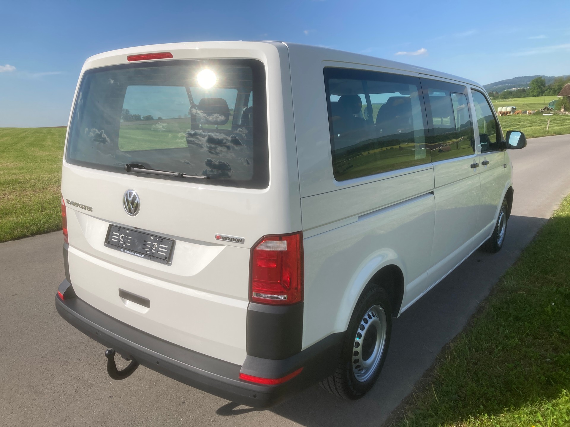 VW T6 2.0 TDI 4Motion 9 Sitzer + Anhängerkupplung-image-2