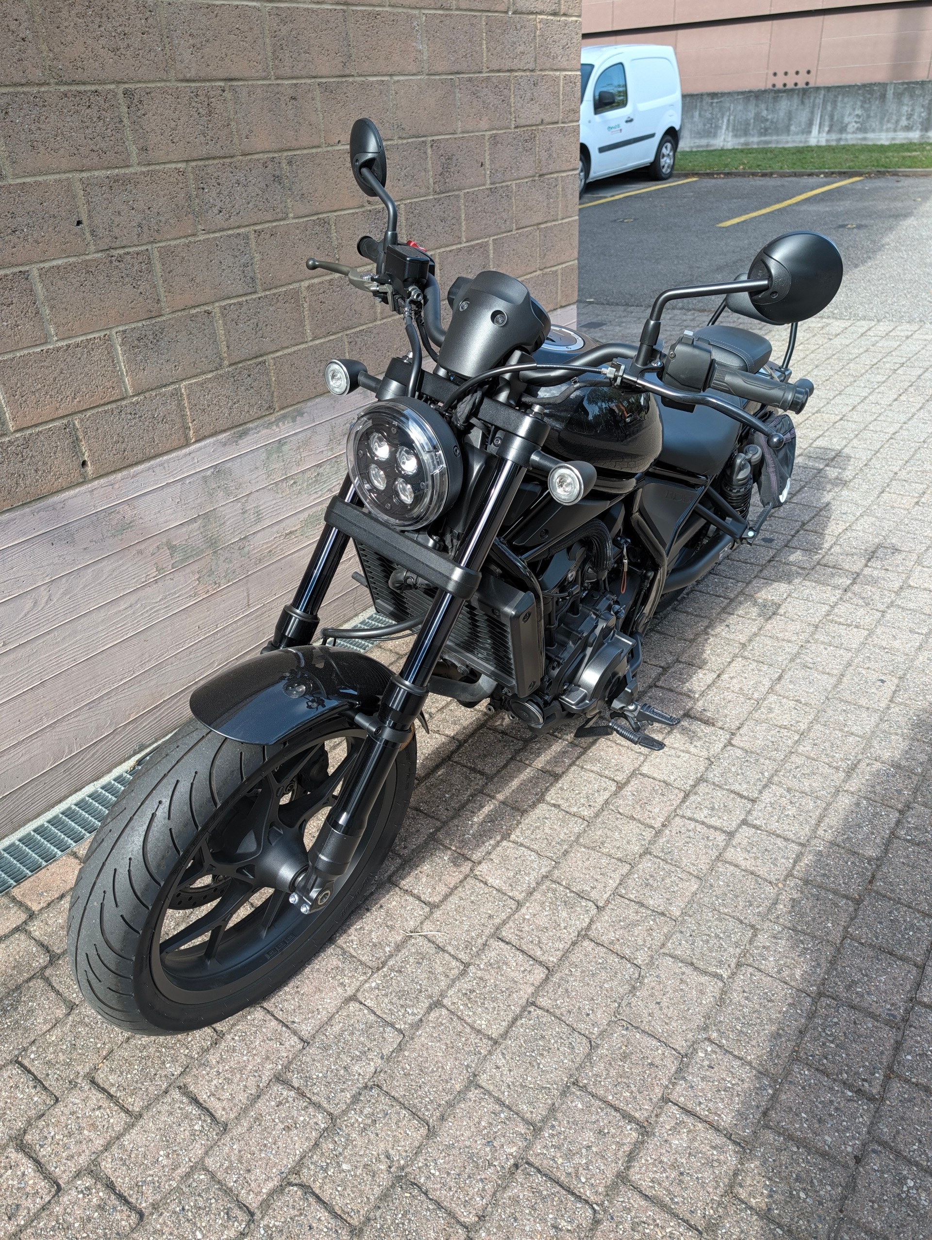 HONDA CMX 1100 Rebel-image-1