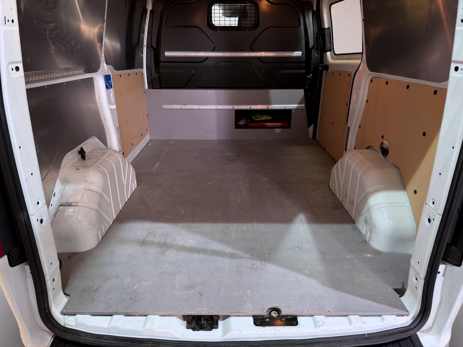 FORD Transit Custom 320 L1H1 Trend A-image-7