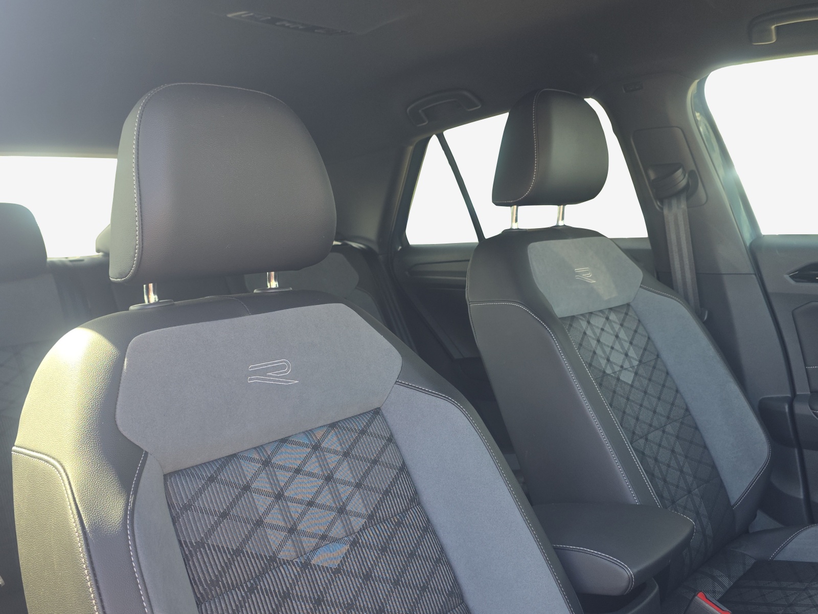 VW T-Roc 2.0 TSI R-Line DSG 4Motion-image-14