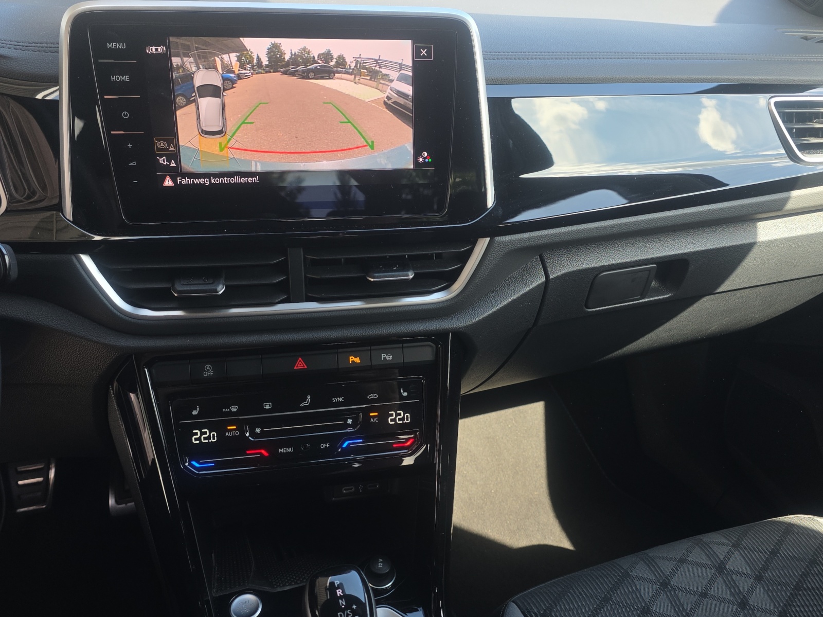 VW T-Roc 2.0 TSI R-Line DSG 4Motion-image-10