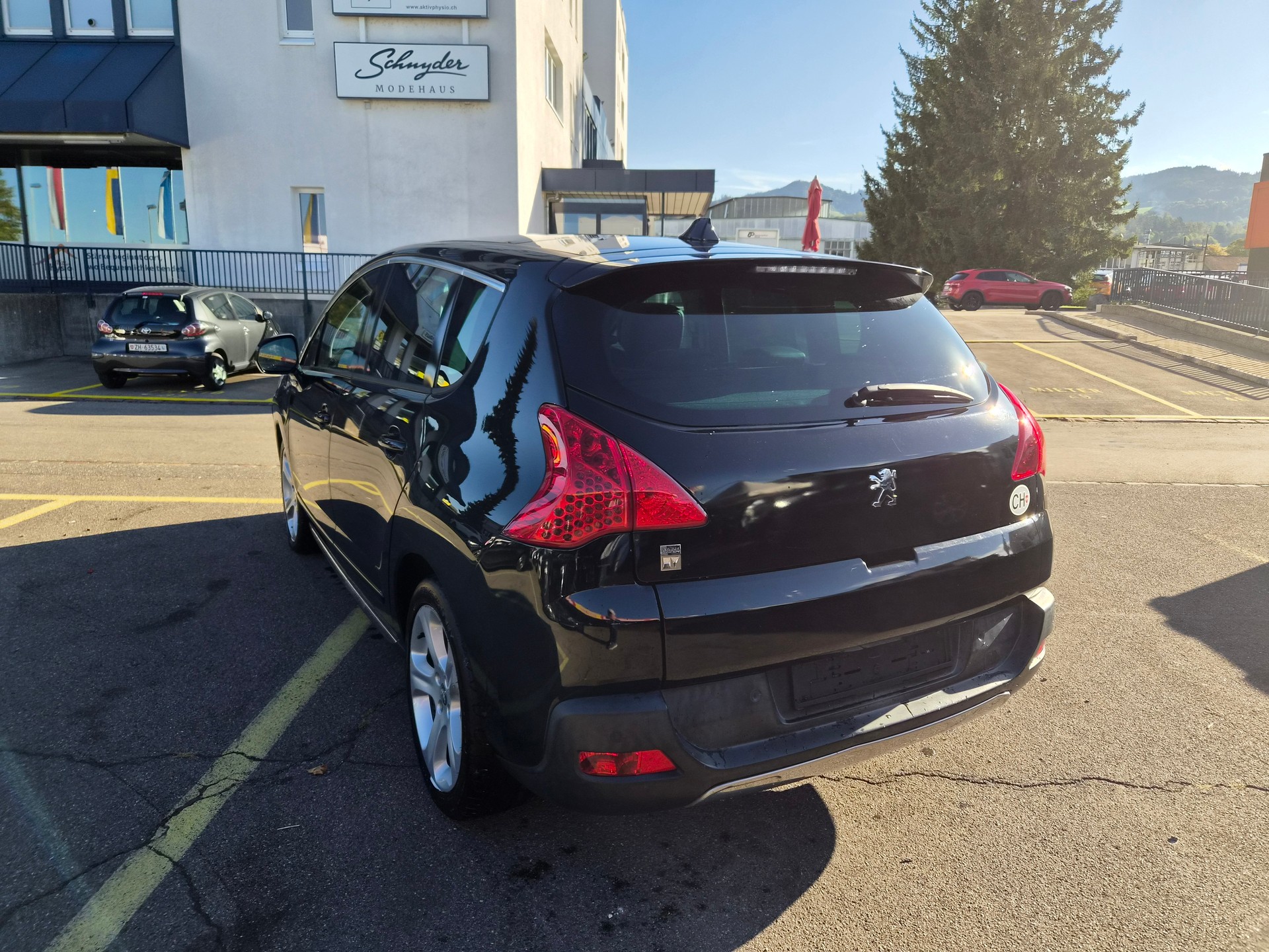 PEUGEOT 3008 HYbrid4 2.0 HDI EGS6-showroom-element-3