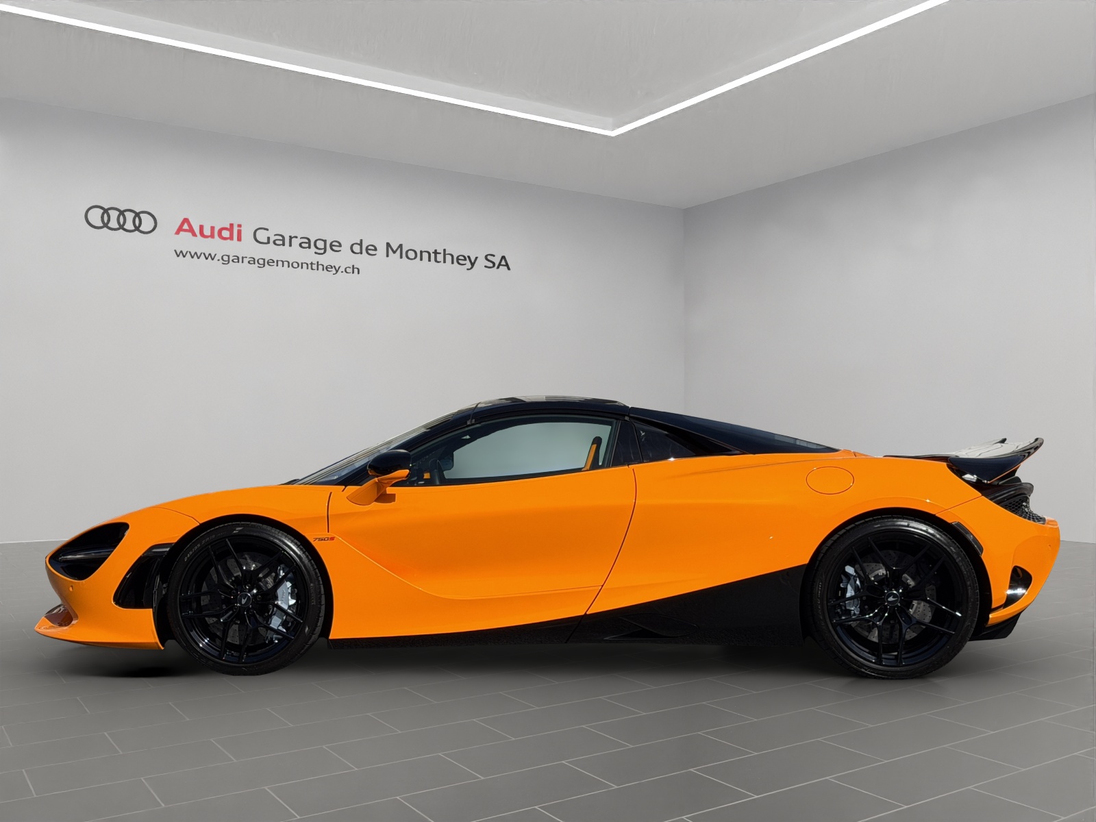 McLAREN 750S Spider-image-5