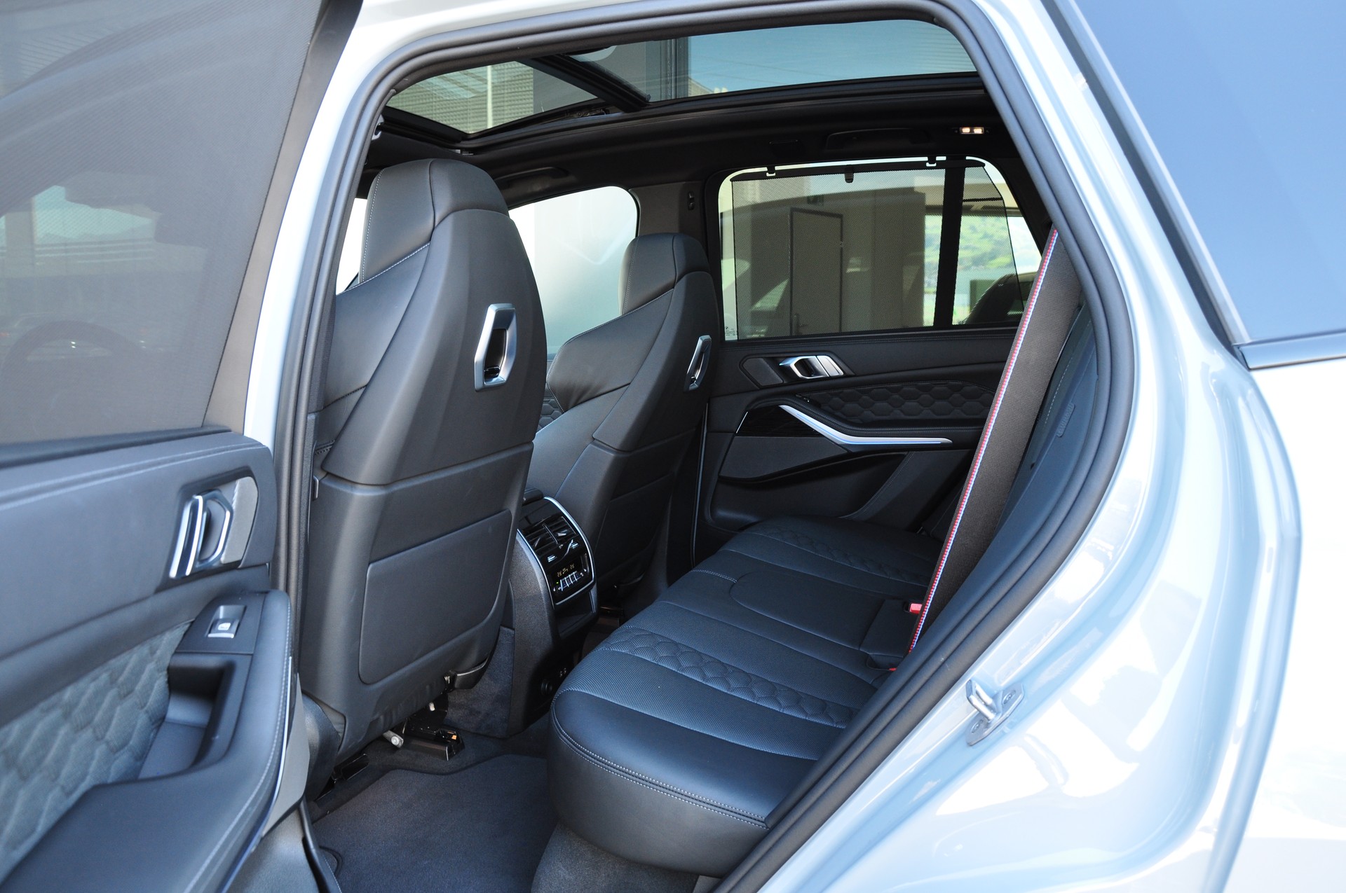 BMW X5M Competition ** CH FAHRZEUG **-image-16