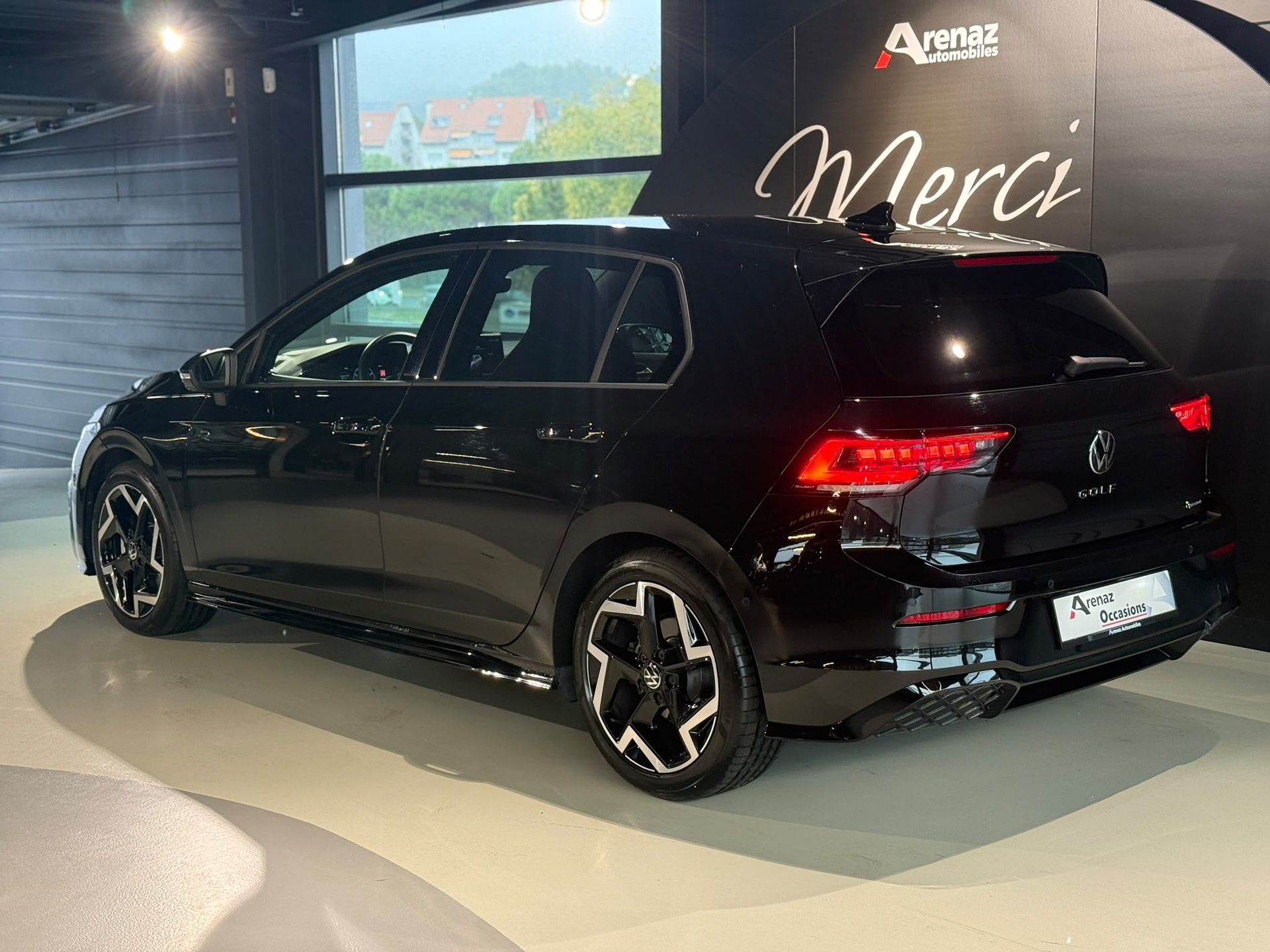 VW Golf 2.0 TSI R-Line DSG 4 Motion-image-4