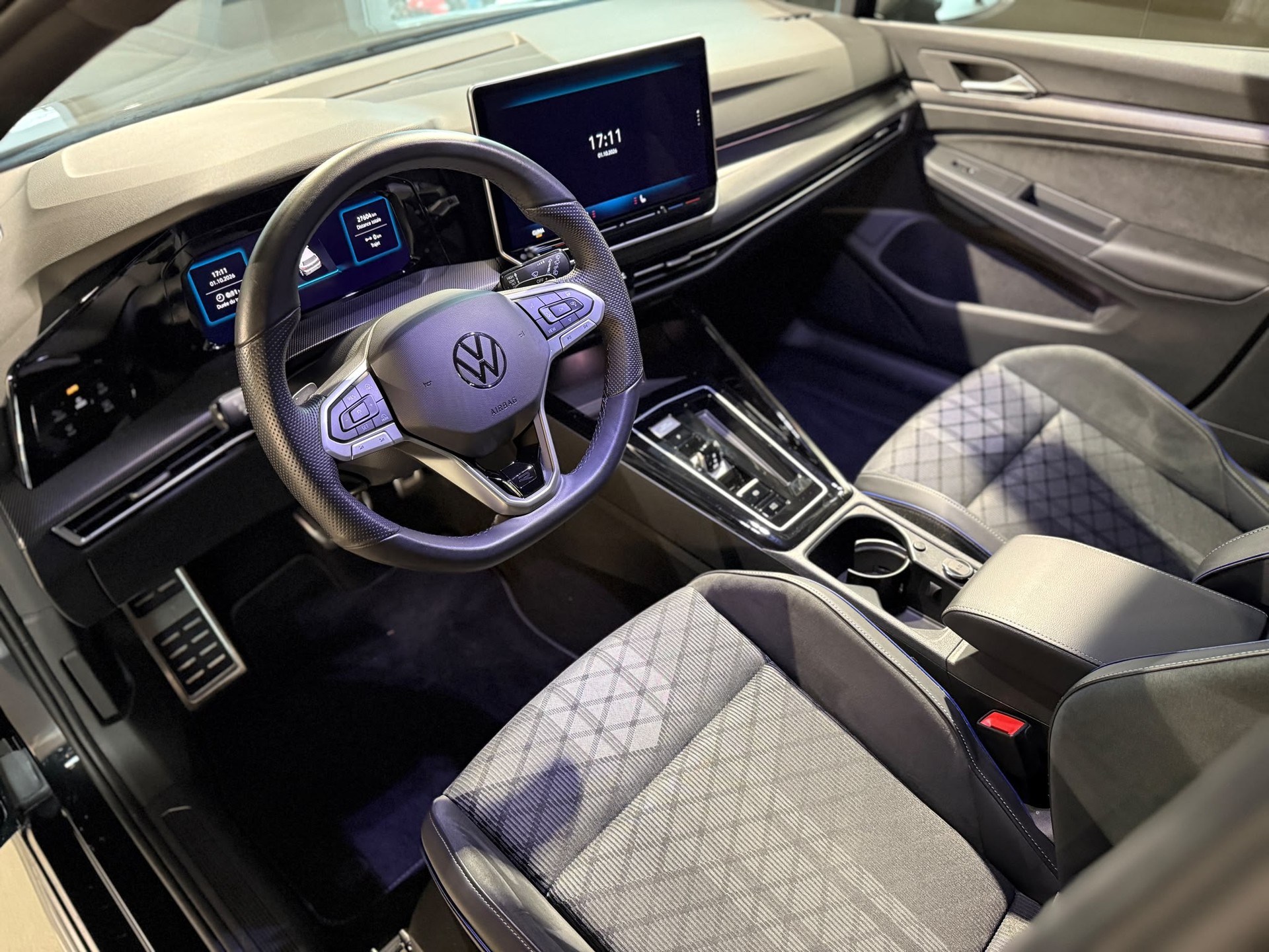 VW Golf 2.0 TSI R-Line DSG 4 Motion-image-8