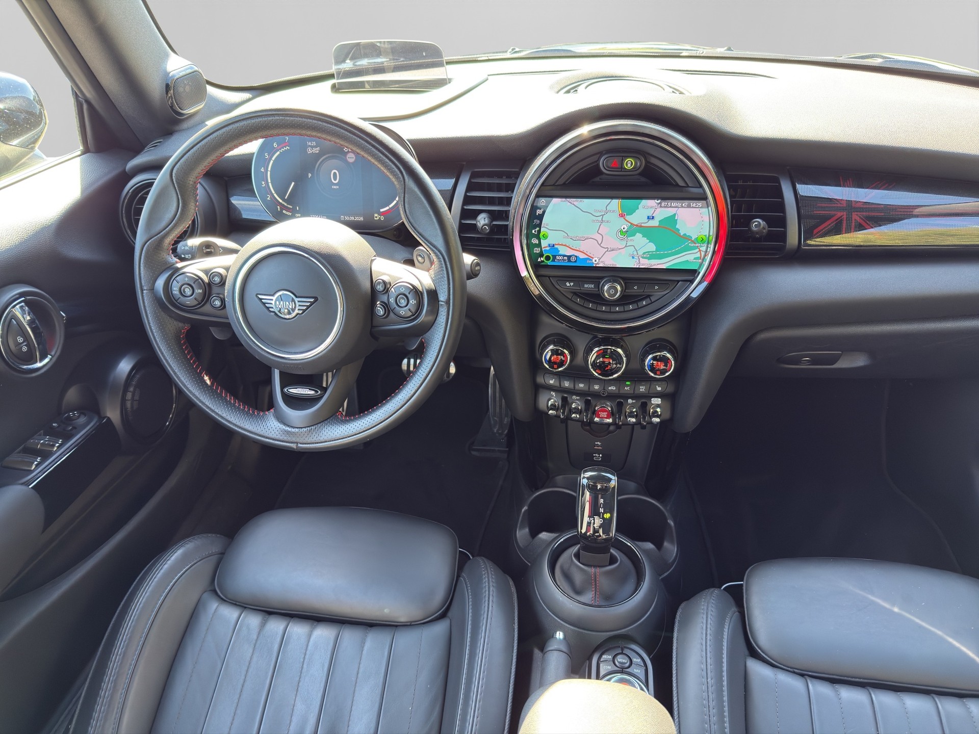 MINI John Cooper Works Cabriolet Steptronic-image-12