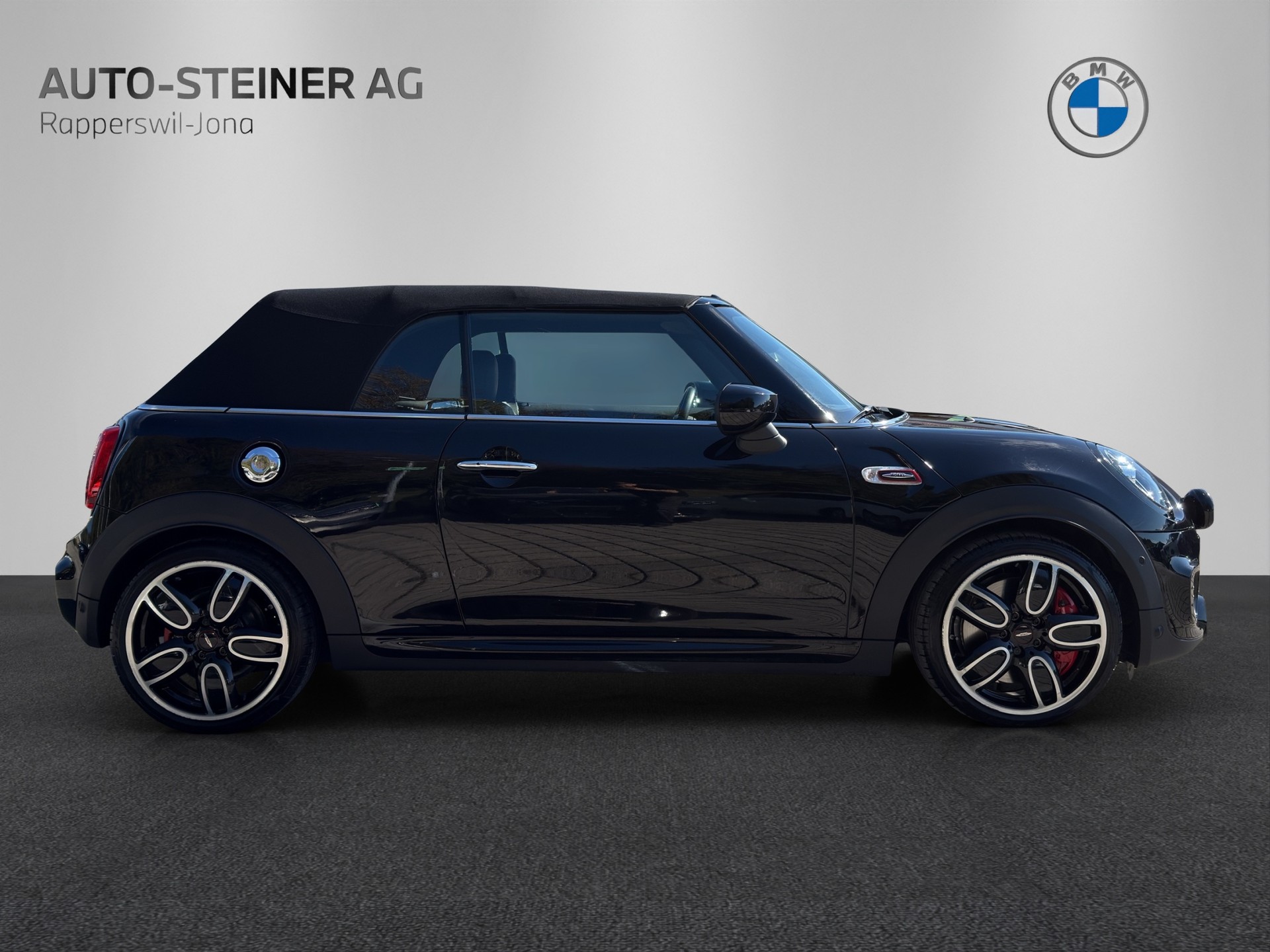 MINI John Cooper Works Cabriolet Steptronic-image-5